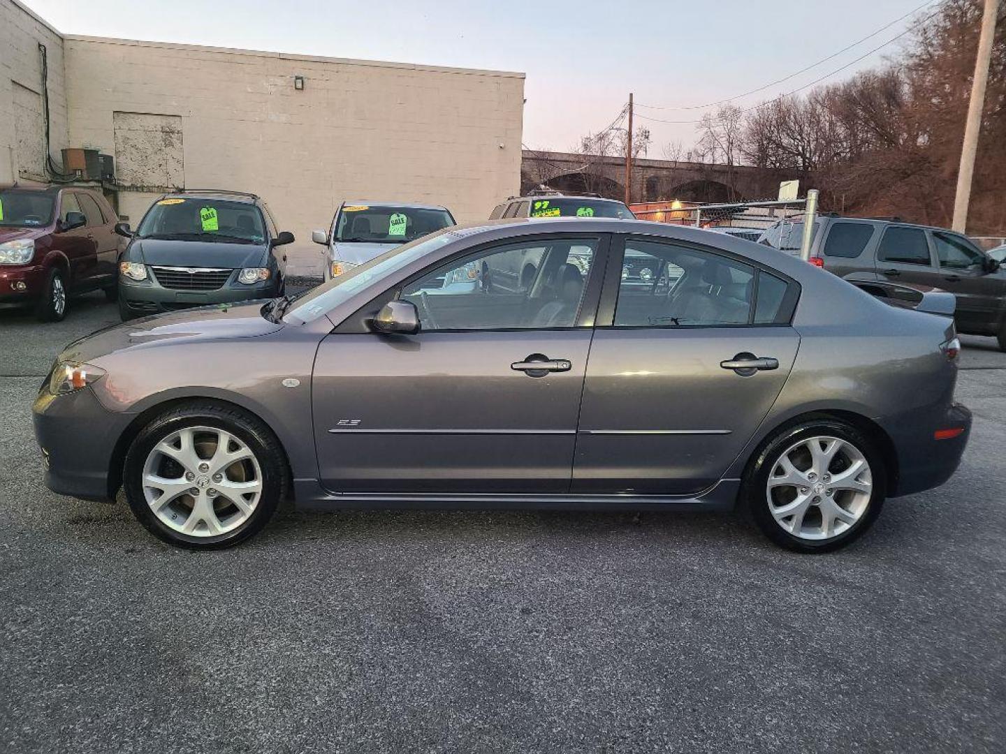 2007 SILVER MAZDA 3 S (JM1BK323771) with an 2.3L engine, Automatic transmission, located at 117 North Cameron Street, Harrisburg, PA, 17101, (717) 963-8962, 40.266762, -76.875259 - WE FINANCE!!! Good Credit/ Bad Credit/ No Credit - ALL Trade-Ins Welcomed!!! ***Guaranteed Credit Approval*** APPLY ONLINE or CALL us TODAY ;) Internet Prices and Marketplace Prices are SPECIAL discounted ***CASH DEALS*** Retail Prices are higher. Please call us to discuss your cash and finan - Photo#1