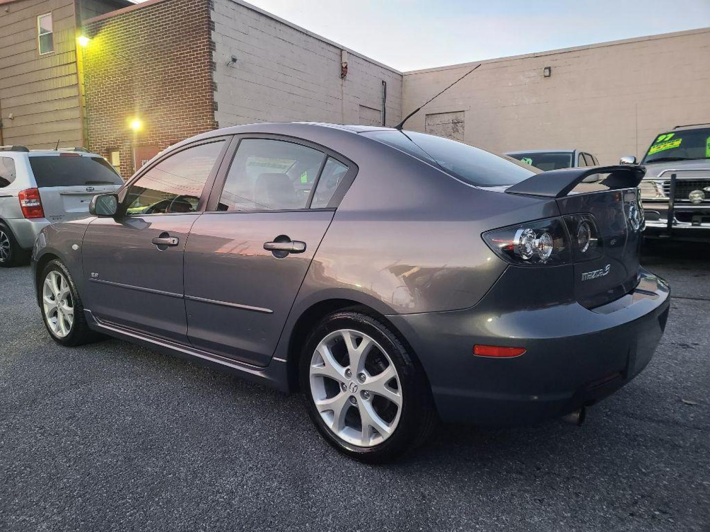 2007 SILVER MAZDA 3 S (JM1BK323771) with an 2.3L engine, Automatic transmission, located at 117 North Cameron Street, Harrisburg, PA, 17101, (717) 963-8962, 40.266762, -76.875259 - WE FINANCE!!! Good Credit/ Bad Credit/ No Credit - ALL Trade-Ins Welcomed!!! ***Guaranteed Credit Approval*** APPLY ONLINE or CALL us TODAY ;) Internet Prices and Marketplace Prices are SPECIAL discounted ***CASH DEALS*** Retail Prices are higher. Please call us to discuss your cash and finan - Photo#2