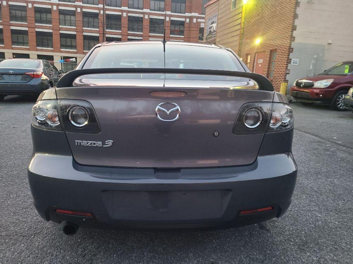 2007 SILVER MAZDA 3 S (JM1BK323771) with an 2.3L engine, Automatic transmission, located at 117 North Cameron Street, Harrisburg, PA, 17101, (717) 963-8962, 40.266762, -76.875259 - WE FINANCE!!! Good Credit/ Bad Credit/ No Credit - ALL Trade-Ins Welcomed!!! ***Guaranteed Credit Approval*** APPLY ONLINE or CALL us TODAY ;) Internet Prices and Marketplace Prices are SPECIAL discounted ***CASH DEALS*** Retail Prices are higher. Please call us to discuss your cash and finan - Photo#3