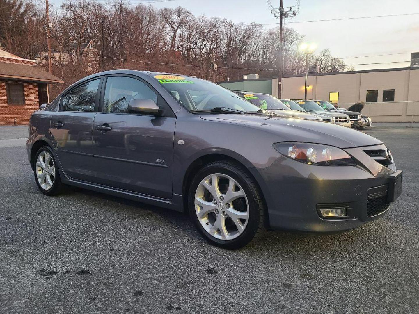 2007 SILVER MAZDA 3 S (JM1BK323771) with an 2.3L engine, Automatic transmission, located at 117 North Cameron Street, Harrisburg, PA, 17101, (717) 963-8962, 40.266762, -76.875259 - WE FINANCE!!! Good Credit/ Bad Credit/ No Credit - ALL Trade-Ins Welcomed!!! ***Guaranteed Credit Approval*** APPLY ONLINE or CALL us TODAY ;) Internet Prices and Marketplace Prices are SPECIAL discounted ***CASH DEALS*** Retail Prices are higher. Please call us to discuss your cash and finan - Photo#6