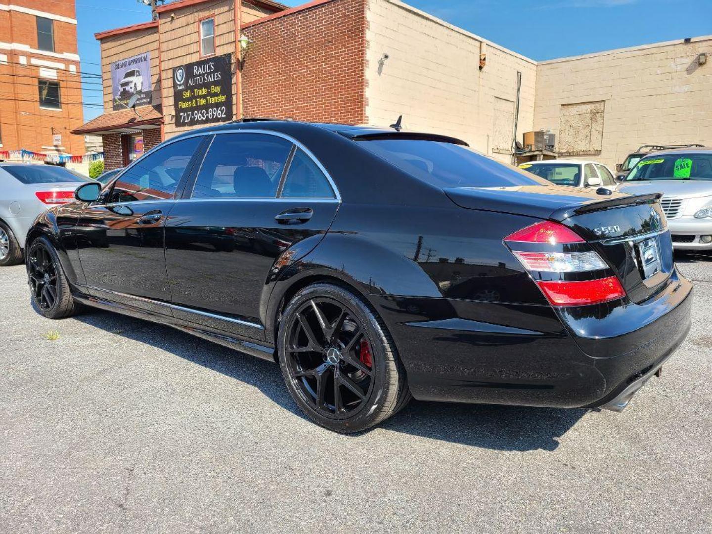 2007 BLACK MERCEDES-BENZ S-CLASS S550 (WDDNG71X67A) with an 5.5L engine, Automatic transmission, located at 117 North Cameron Street, Harrisburg, PA, 17101, (717) 963-8962, 40.266762, -76.875259 - WE FINANCE!!! Good Credit/ Bad Credit/ No Credit - ALL Trade-Ins Welcomed!!! ***Guaranteed Credit Approval*** APPLY ONLINE or CALL us TODAY ;) Internet Prices and Marketplace Prices are SPECIAL discounted ***CASH DEALS*** Retail Prices are higher. Please call us to discuss your cash and finan - Photo#2