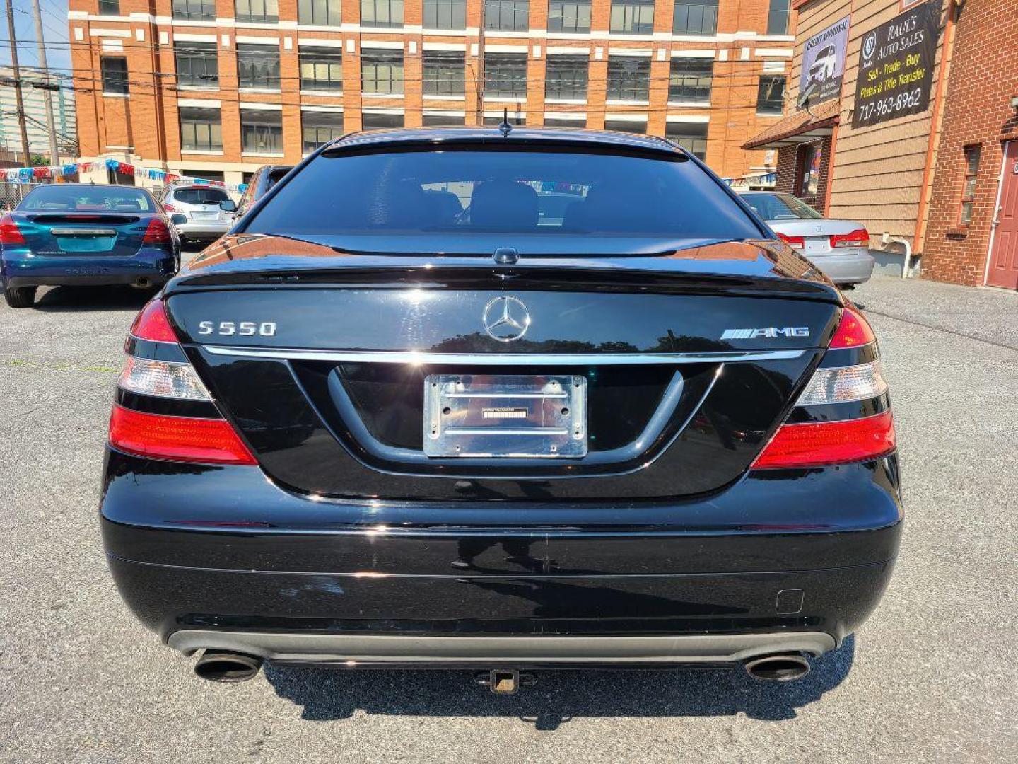 2007 BLACK MERCEDES-BENZ S-CLASS S550 (WDDNG71X67A) with an 5.5L engine, Automatic transmission, located at 117 North Cameron Street, Harrisburg, PA, 17101, (717) 963-8962, 40.266762, -76.875259 - WE FINANCE!!! Good Credit/ Bad Credit/ No Credit - ALL Trade-Ins Welcomed!!! ***Guaranteed Credit Approval*** APPLY ONLINE or CALL us TODAY ;) Internet Prices and Marketplace Prices are SPECIAL discounted ***CASH DEALS*** Retail Prices are higher. Please call us to discuss your cash and finan - Photo#3