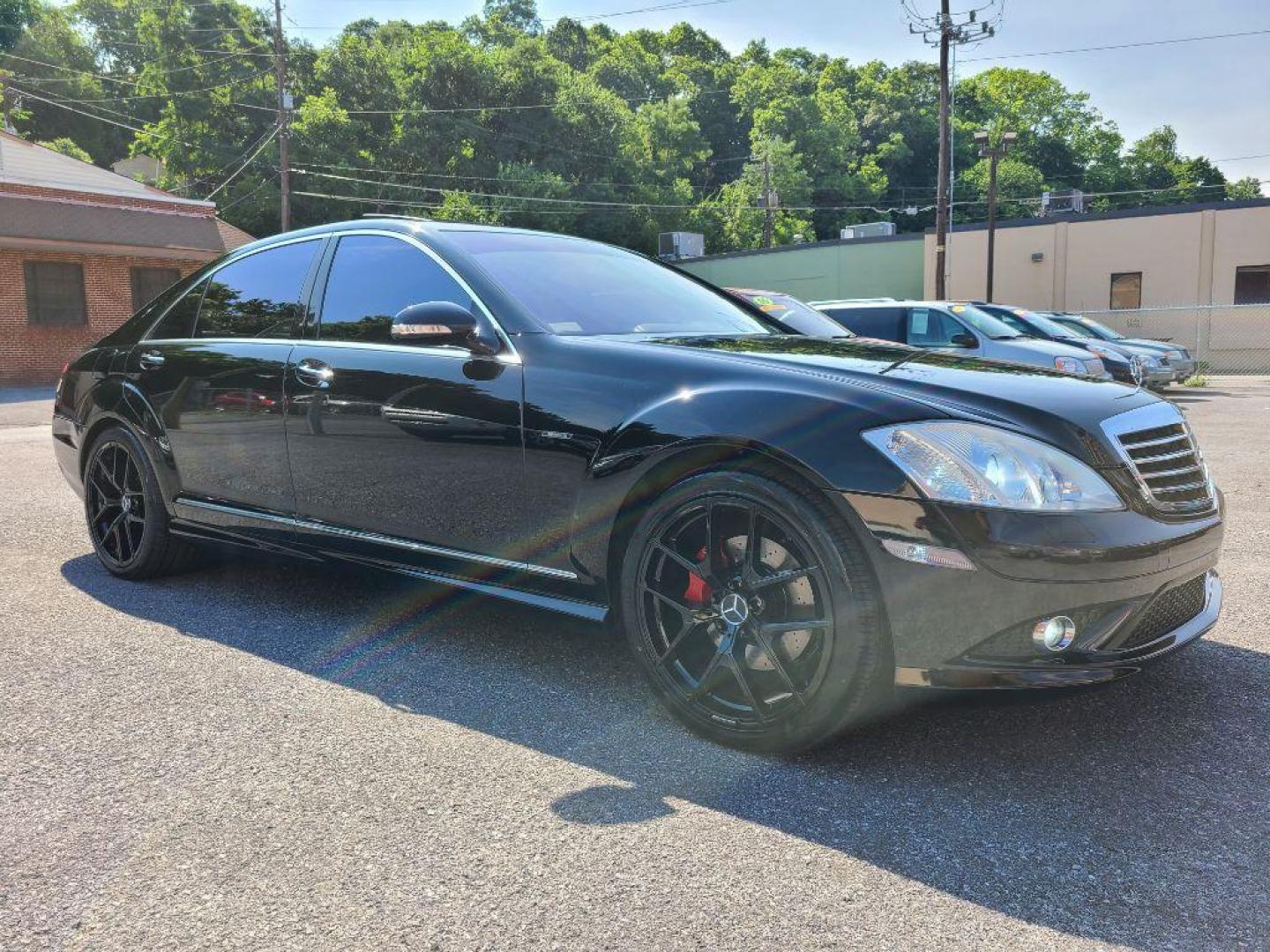 2007 BLACK MERCEDES-BENZ S-CLASS S550 (WDDNG71X67A) with an 5.5L engine, Automatic transmission, located at 117 North Cameron Street, Harrisburg, PA, 17101, (717) 963-8962, 40.266762, -76.875259 - WE FINANCE!!! Good Credit/ Bad Credit/ No Credit - ALL Trade-Ins Welcomed!!! ***Guaranteed Credit Approval*** APPLY ONLINE or CALL us TODAY ;) Internet Prices and Marketplace Prices are SPECIAL discounted ***CASH DEALS*** Retail Prices are higher. Please call us to discuss your cash and finan - Photo#6