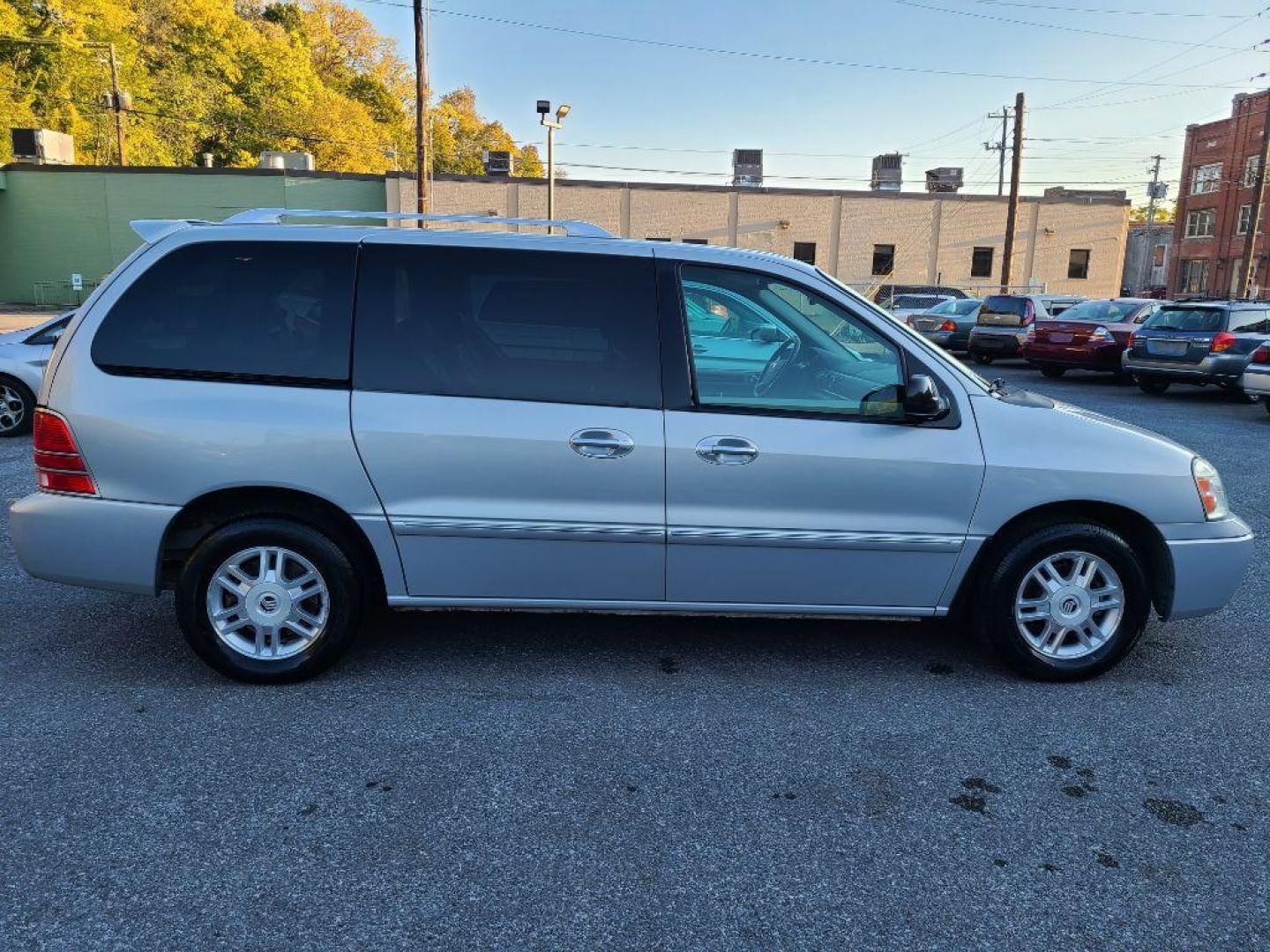 2007 SILVER MERCURY MONTEREY LUXURY (2MRDA22247B) with an 4.2L engine, Automatic transmission, located at 117 North Cameron Street, Harrisburg, PA, 17101, (717) 963-8962, 40.266762, -76.875259 - WE FINANCE!!! Good Credit/ Bad Credit/ No Credit - ALL Trade-Ins Welcomed!!! ***Guaranteed Credit Approval*** APPLY ONLINE or CALL us TODAY ;) Internet Prices and Marketplace Prices are SPECIAL discounted ***CASH DEALS*** Retail Prices are higher. Please call us to discuss your cash and finan - Photo#5