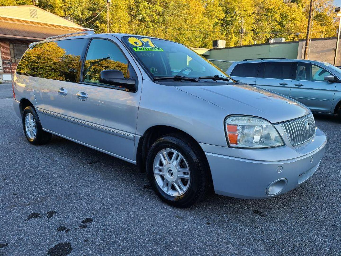 2007 SILVER MERCURY MONTEREY LUXURY (2MRDA22247B) with an 4.2L engine, Automatic transmission, located at 117 North Cameron Street, Harrisburg, PA, 17101, (717) 963-8962, 40.266762, -76.875259 - WE FINANCE!!! Good Credit/ Bad Credit/ No Credit - ALL Trade-Ins Welcomed!!! ***Guaranteed Credit Approval*** APPLY ONLINE or CALL us TODAY ;) Internet Prices and Marketplace Prices are SPECIAL discounted ***CASH DEALS*** Retail Prices are higher. Please call us to discuss your cash and finan - Photo#6