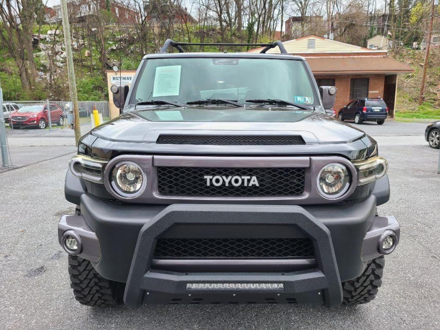 2007 BLACK TOYOTA FJ CRUISER UTILITY (JTEBU11F270) with an 4.0L engine, Automatic transmission, located at 117 North Cameron Street, Harrisburg, PA, 17101, (717) 963-8962, 40.266762, -76.875259 - CASH DEAL $22,995 - Photo#7