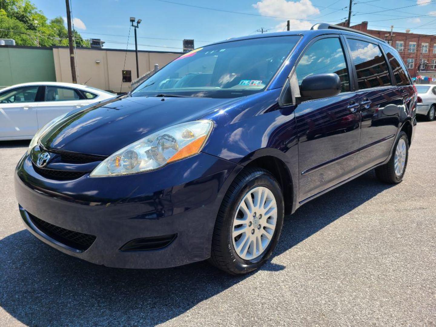 2007 BLUE TOYOTA SIENNA LE (5TDBK23C17S) with an 3.5L engine, Automatic transmission, located at 117 North Cameron Street, Harrisburg, PA, 17101, (717) 963-8962, 40.266762, -76.875259 - WE FINANCE!!! Good Credit/ Bad Credit/ No Credit - ALL Trade-Ins Welcomed!!! ***Guaranteed Credit Approval*** APPLY ONLINE or CALL us TODAY ;) Internet Prices and Marketplace Prices are SPECIAL discounted ***CASH DEALS*** Retail Prices are higher. Please call us to discuss your cash and finan - Photo#0