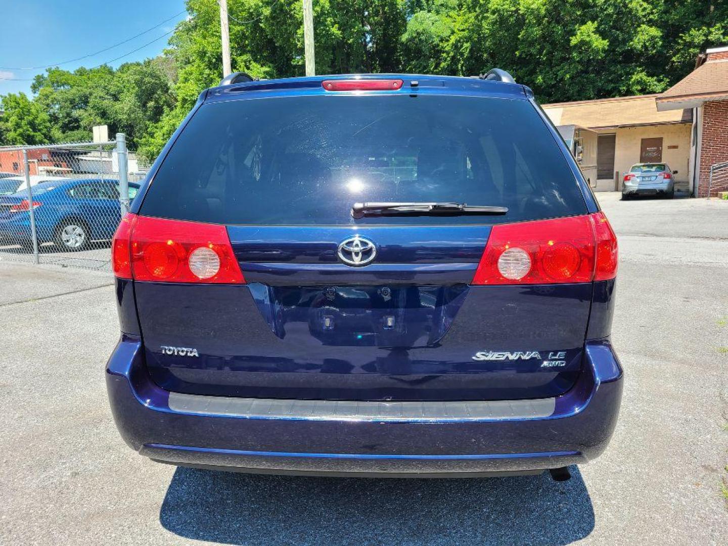 2007 BLUE TOYOTA SIENNA LE (5TDBK23C17S) with an 3.5L engine, Automatic transmission, located at 117 North Cameron Street, Harrisburg, PA, 17101, (717) 963-8962, 40.266762, -76.875259 - WE FINANCE!!! Good Credit/ Bad Credit/ No Credit - ALL Trade-Ins Welcomed!!! ***Guaranteed Credit Approval*** APPLY ONLINE or CALL us TODAY ;) Internet Prices and Marketplace Prices are SPECIAL discounted ***CASH DEALS*** Retail Prices are higher. Please call us to discuss your cash and finan - Photo#3