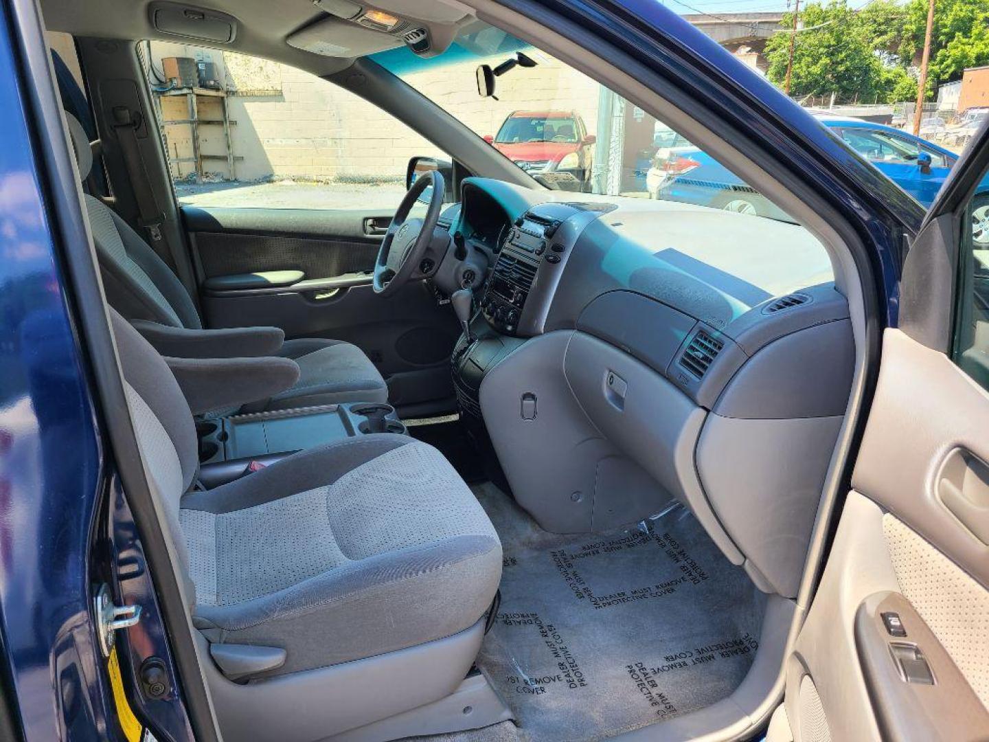 2007 BLUE TOYOTA SIENNA LE (5TDBK23C17S) with an 3.5L engine, Automatic transmission, located at 117 North Cameron Street, Harrisburg, PA, 17101, (717) 963-8962, 40.266762, -76.875259 - WE FINANCE!!! Good Credit/ Bad Credit/ No Credit - ALL Trade-Ins Welcomed!!! ***Guaranteed Credit Approval*** APPLY ONLINE or CALL us TODAY ;) Internet Prices and Marketplace Prices are SPECIAL discounted ***CASH DEALS*** Retail Prices are higher. Please call us to discuss your cash and finan - Photo#8