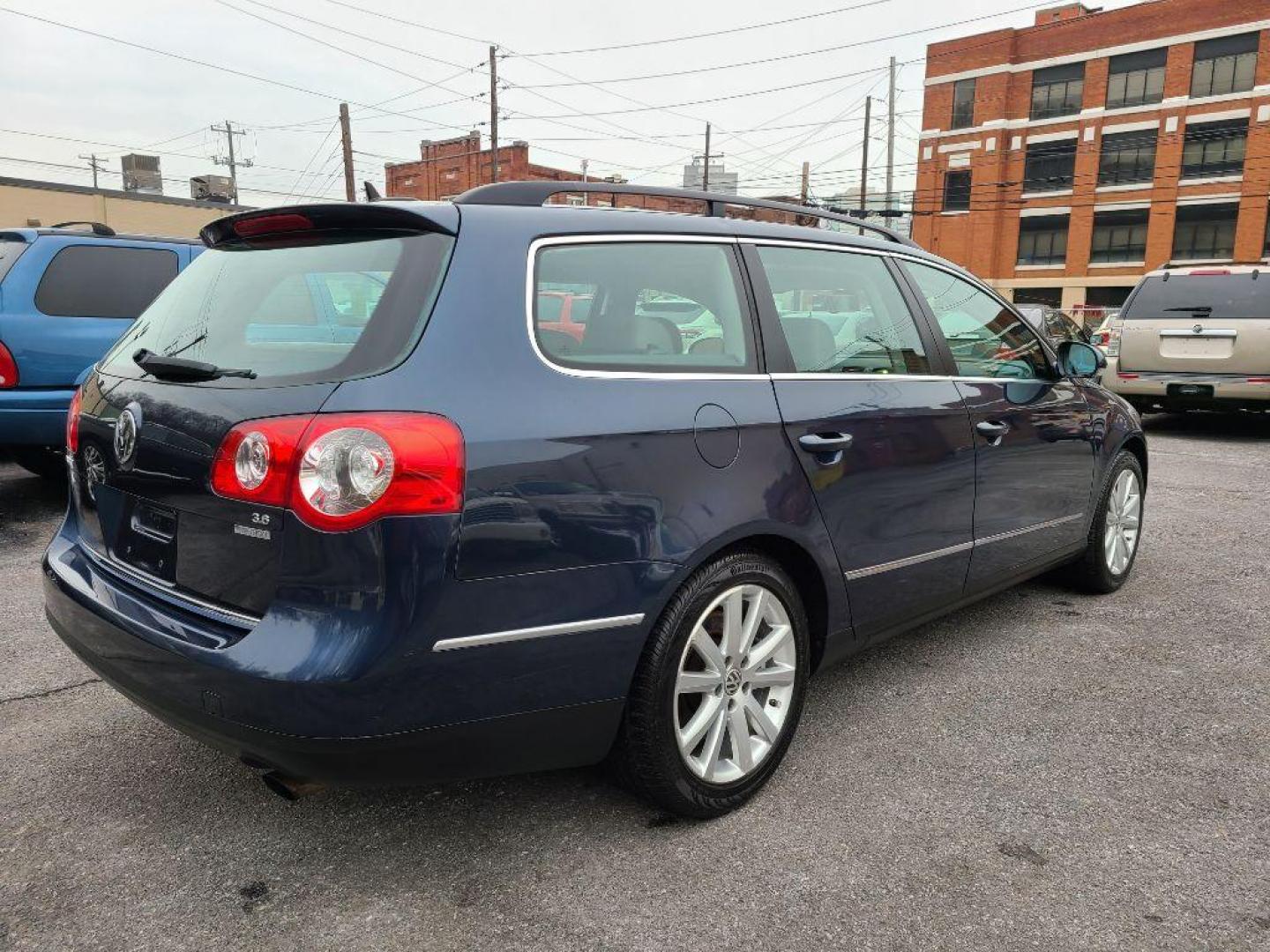 2007 BLUE VOLKSWAGEN PASSAT 3.6L 4MOTION WAGON LUXURY (WVWVU73C27E) with an 3.6L engine, Automatic transmission, located at 117 North Cameron Street, Harrisburg, PA, 17101, (717) 963-8962, 40.266762, -76.875259 - WE FINANCE!!! Good Credit/ Bad Credit/ No Credit - ALL Trade-Ins Welcomed!!! ***Guaranteed Credit Approval*** APPLY ONLINE or CALL us TODAY ;) Internet Prices and Marketplace Prices are SPECIAL discounted ***CASH DEALS*** Retail Prices are higher. Please call us to discuss your cash and finan - Photo#4