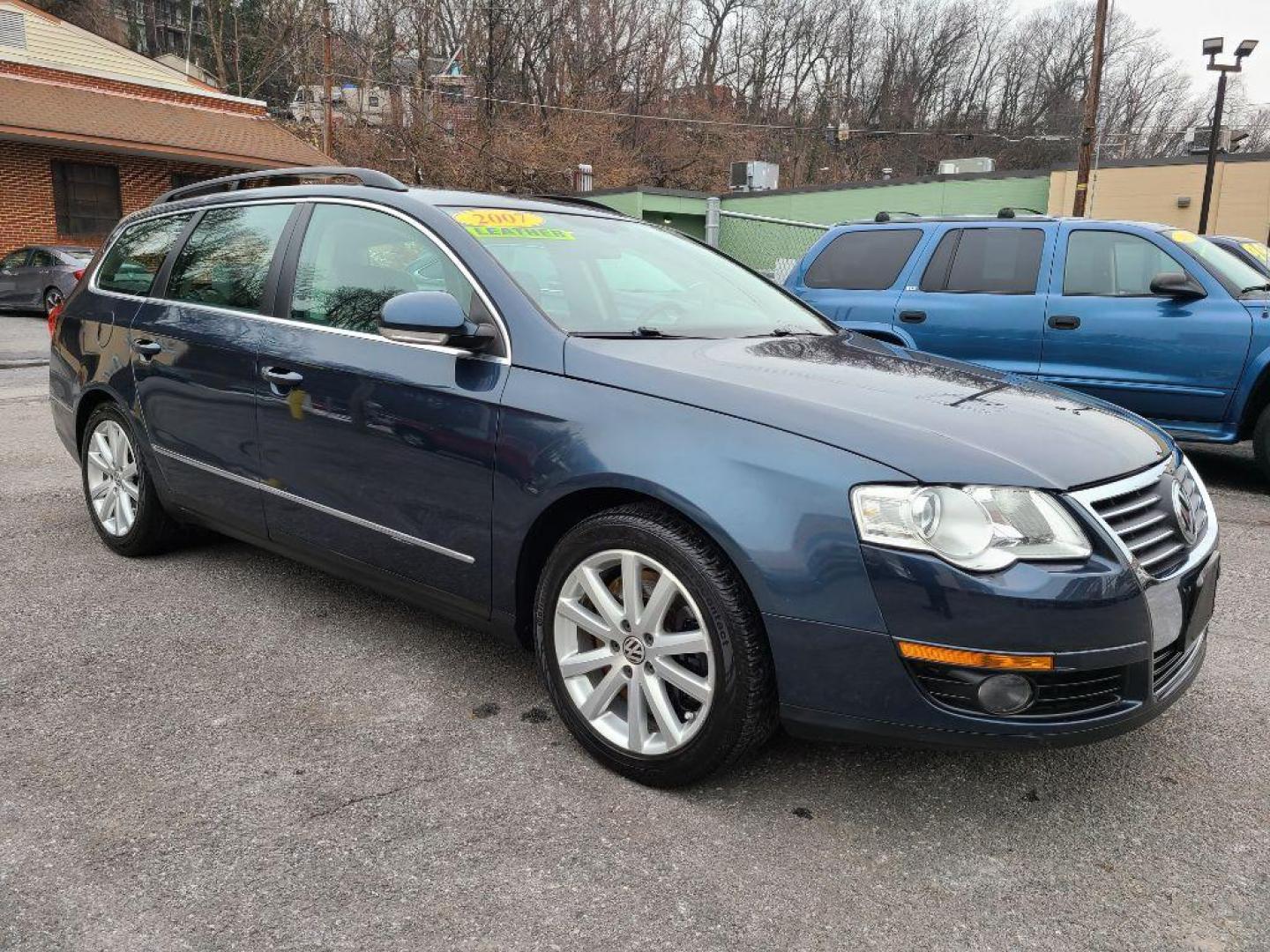 2007 BLUE VOLKSWAGEN PASSAT 3.6L 4MOTION WAGON LUXURY (WVWVU73C27E) with an 3.6L engine, Automatic transmission, located at 117 North Cameron Street, Harrisburg, PA, 17101, (717) 963-8962, 40.266762, -76.875259 - WE FINANCE!!! Good Credit/ Bad Credit/ No Credit - ALL Trade-Ins Welcomed!!! ***Guaranteed Credit Approval*** APPLY ONLINE or CALL us TODAY ;) Internet Prices and Marketplace Prices are SPECIAL discounted ***CASH DEALS*** Retail Prices are higher. Please call us to discuss your cash and finan - Photo#6