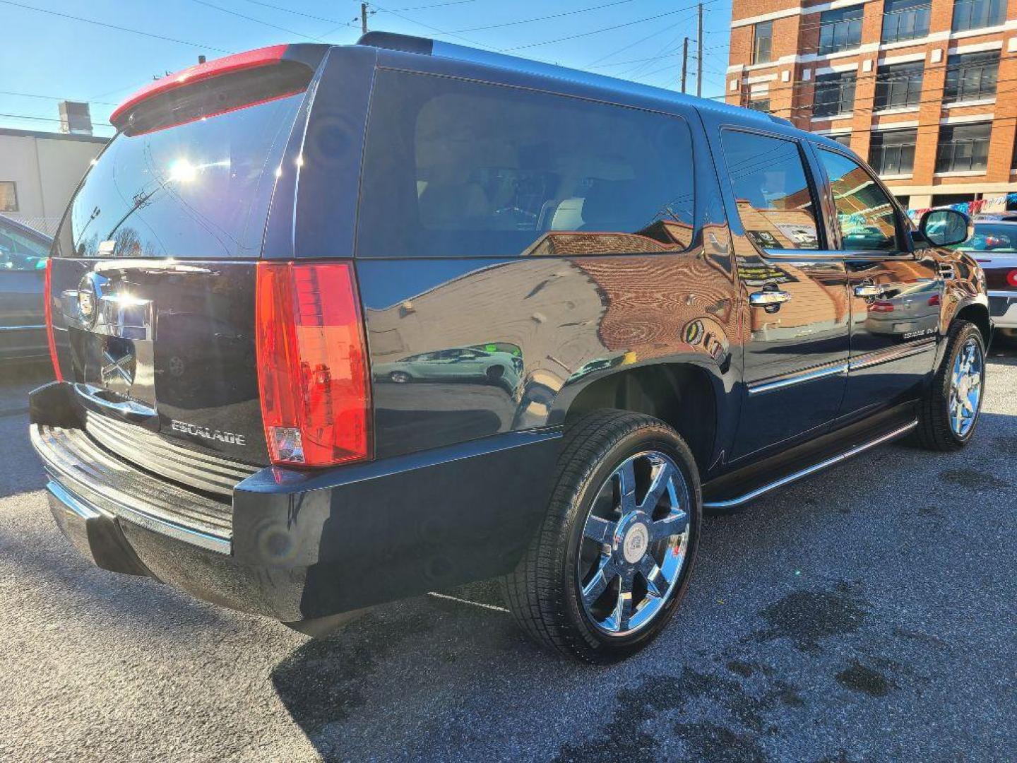 2008 BLUE CADILLAC ESCALADE ESV (1GYFK66848R) with an 6.2L engine, Automatic transmission, located at 117 North Cameron Street, Harrisburg, PA, 17101, (717) 963-8962, 40.266762, -76.875259 - WE FINANCE!!! Good Credit/ Bad Credit/ No Credit - ALL Trade-Ins Welcomed!!! ***Guaranteed Credit Approval*** APPLY ONLINE or CALL us TODAY ;) Internet Prices and Marketplace Prices are SPECIAL discounted ***CASH DEALS*** Retail Prices are higher. Please call us to discuss your cash and finan - Photo#4