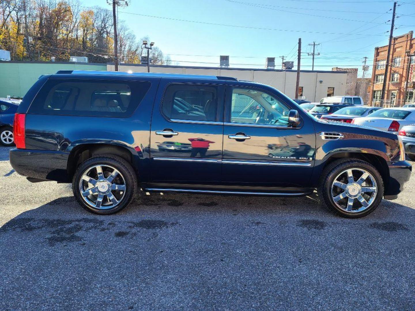 2008 BLUE CADILLAC ESCALADE ESV (1GYFK66848R) with an 6.2L engine, Automatic transmission, located at 117 North Cameron Street, Harrisburg, PA, 17101, (717) 963-8962, 40.266762, -76.875259 - WE FINANCE!!! Good Credit/ Bad Credit/ No Credit - ALL Trade-Ins Welcomed!!! ***Guaranteed Credit Approval*** APPLY ONLINE or CALL us TODAY ;) Internet Prices and Marketplace Prices are SPECIAL discounted ***CASH DEALS*** Retail Prices are higher. Please call us to discuss your cash and finan - Photo#5