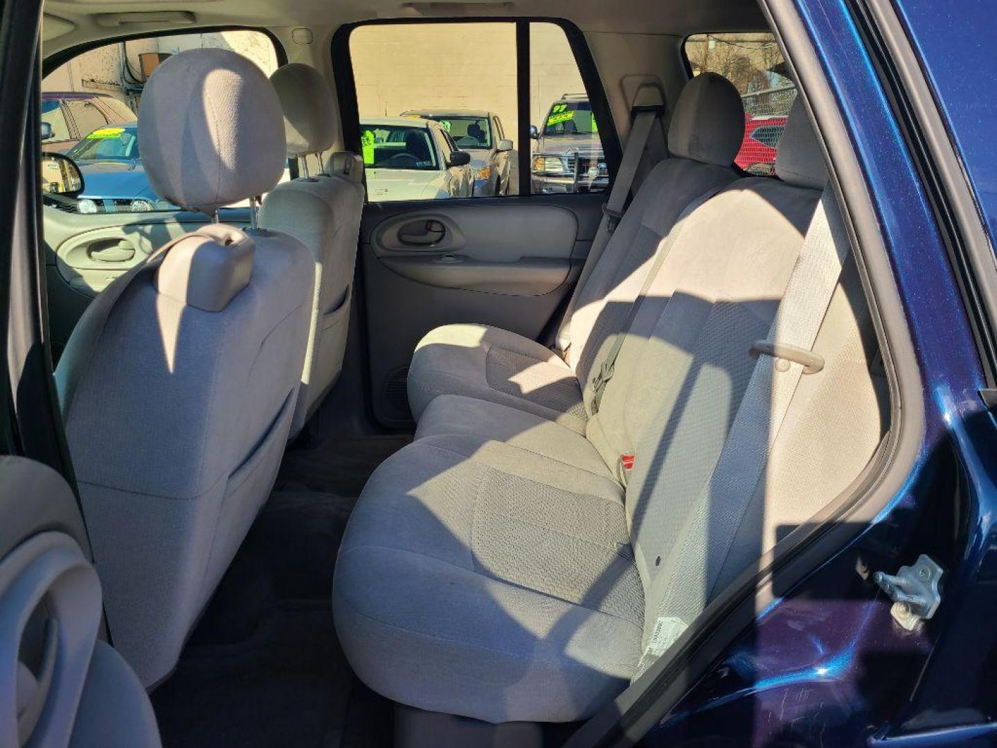 2008 BLUE CHEVROLET TRAILBLAZER LS (1GNDT13S782) with an 4.2L engine, Automatic transmission, located at 117 North Cameron Street, Harrisburg, PA, 17101, (717) 963-8962, 40.266762, -76.875259 - WE FINANCE!!! Good Credit/ Bad Credit/ No Credit - ALL Trade-Ins Welcomed!!! ***Guaranteed Credit Approval*** APPLY ONLINE or CALL us TODAY ;) Internet Prices and Marketplace Prices are SPECIAL discounted ***CASH DEALS*** Retail Prices are higher. Please call us to discuss your cash and finan - Photo#13