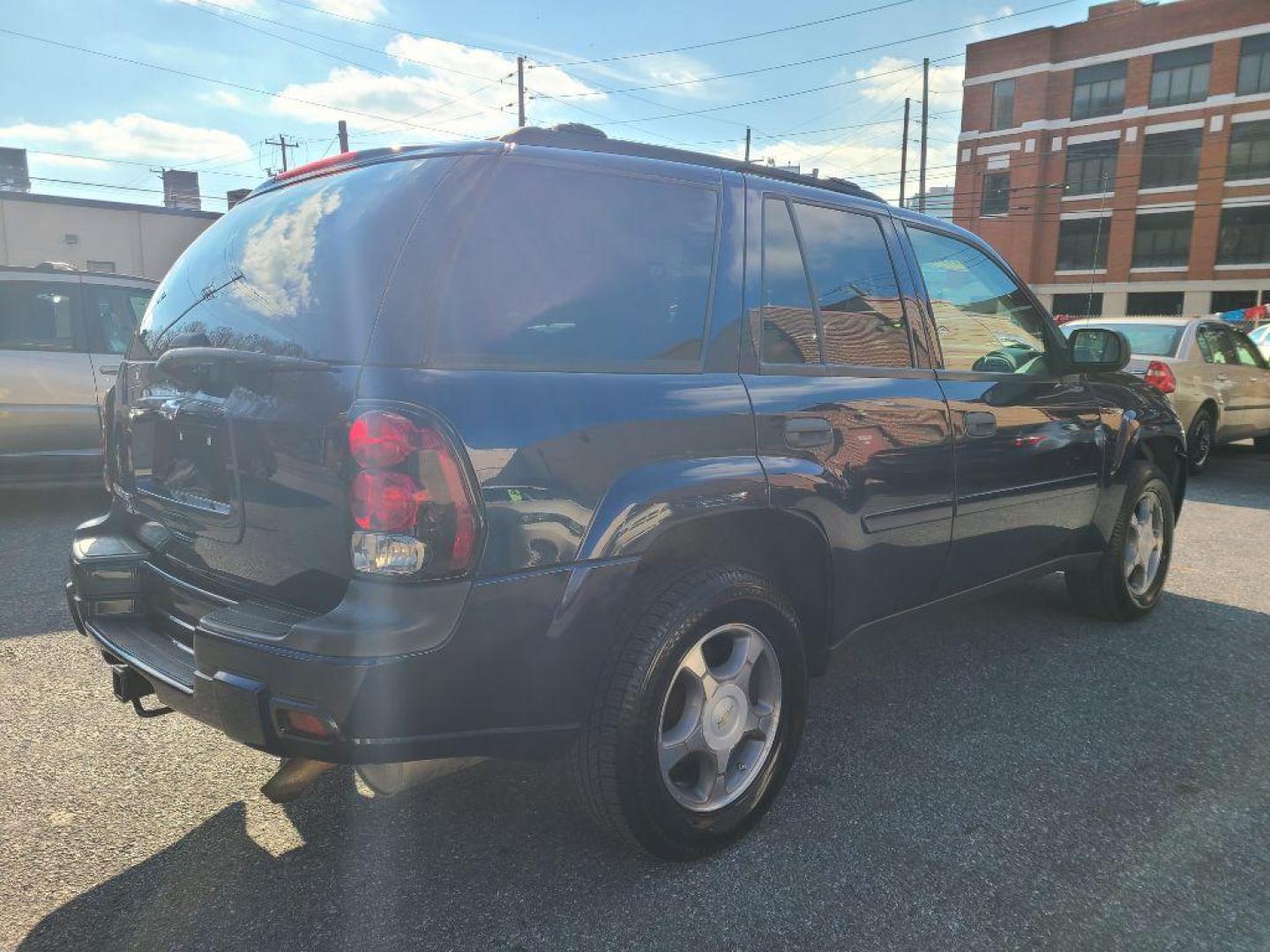 2008 BLUE CHEVROLET TRAILBLAZER LS (1GNDT13S782) with an 4.2L engine, Automatic transmission, located at 117 North Cameron Street, Harrisburg, PA, 17101, (717) 963-8962, 40.266762, -76.875259 - WE FINANCE!!! Good Credit/ Bad Credit/ No Credit - ALL Trade-Ins Welcomed!!! ***Guaranteed Credit Approval*** APPLY ONLINE or CALL us TODAY ;) Internet Prices and Marketplace Prices are SPECIAL discounted ***CASH DEALS*** Retail Prices are higher. Please call us to discuss your cash and finan - Photo#4