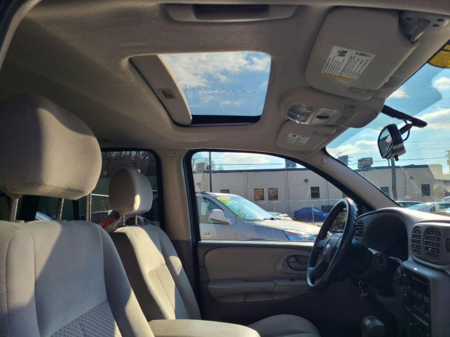 2008 BLUE CHEVROLET TRAILBLAZER LS (1GNDT13S782) with an 4.2L engine, Automatic transmission, located at 117 North Cameron Street, Harrisburg, PA, 17101, (717) 963-8962, 40.266762, -76.875259 - WE FINANCE!!! Good Credit/ Bad Credit/ No Credit - ALL Trade-Ins Welcomed!!! ***Guaranteed Credit Approval*** APPLY ONLINE or CALL us TODAY ;) Internet Prices and Marketplace Prices are SPECIAL discounted ***CASH DEALS*** Retail Prices are higher. Please call us to discuss your cash and finan - Photo#8