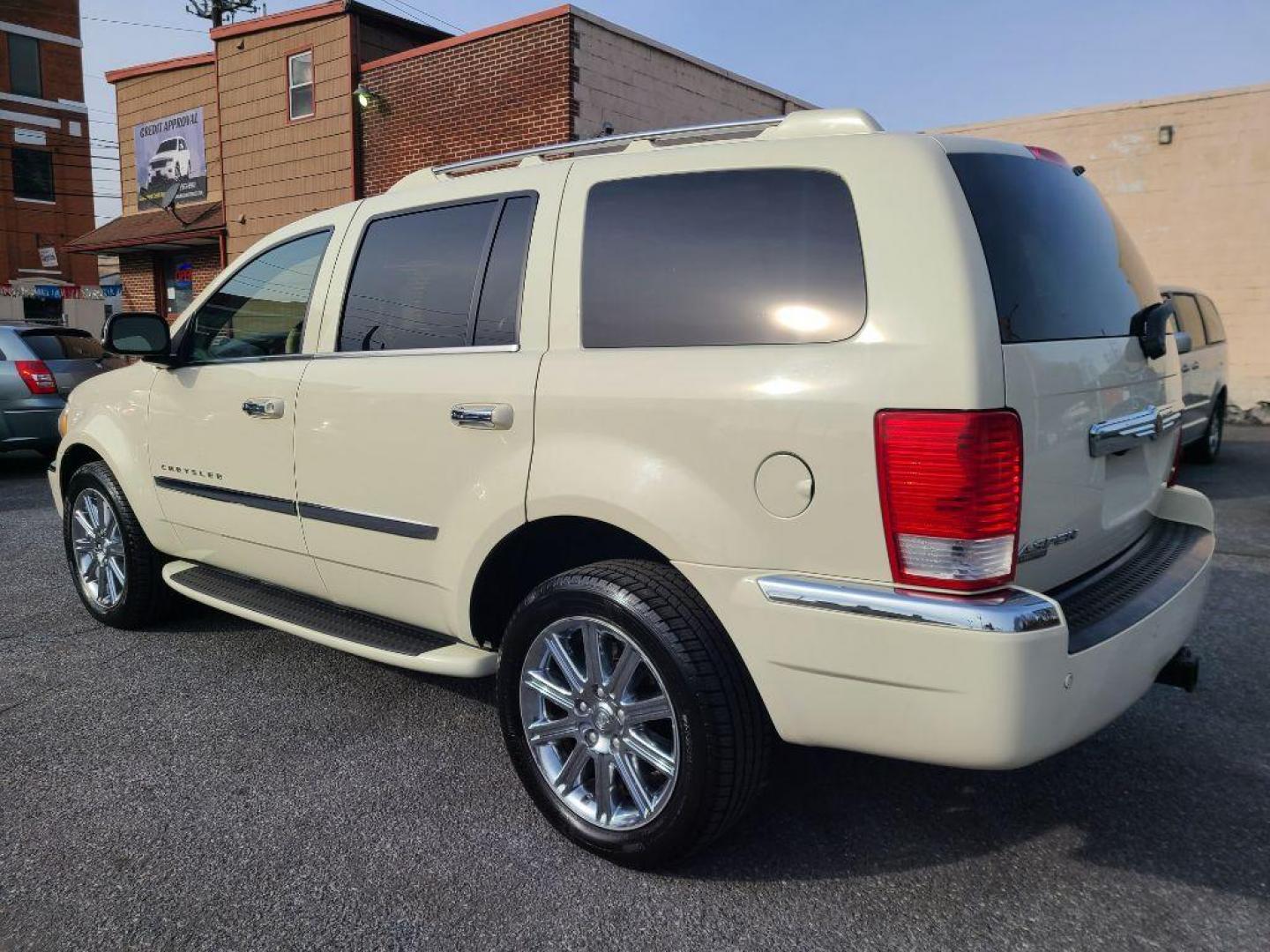 2008 WHITE CHRYSLER ASPEN LIMITED (1A8HW58208F) with an 5.7L engine, Automatic transmission, located at 117 North Cameron Street, Harrisburg, PA, 17101, (717) 963-8962, 40.266762, -76.875259 - WE FINANCE!!! Good Credit/ Bad Credit/ No Credit - ALL Trade-Ins Welcomed!!! ***Guaranteed Credit Approval*** APPLY ONLINE or CALL us TODAY ;) Internet Prices and Marketplace Prices are SPECIAL discounted ***CASH DEALS*** Retail Prices are higher. Please call us to discuss your cash and finan - Photo#2