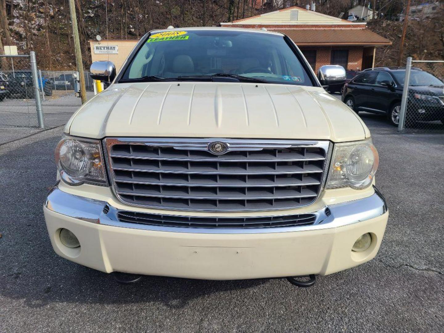 2008 WHITE CHRYSLER ASPEN LIMITED (1A8HW58208F) with an 5.7L engine, Automatic transmission, located at 117 North Cameron Street, Harrisburg, PA, 17101, (717) 963-8962, 40.266762, -76.875259 - WE FINANCE!!! Good Credit/ Bad Credit/ No Credit - ALL Trade-Ins Welcomed!!! ***Guaranteed Credit Approval*** APPLY ONLINE or CALL us TODAY ;) Internet Prices and Marketplace Prices are SPECIAL discounted ***CASH DEALS*** Retail Prices are higher. Please call us to discuss your cash and finan - Photo#7