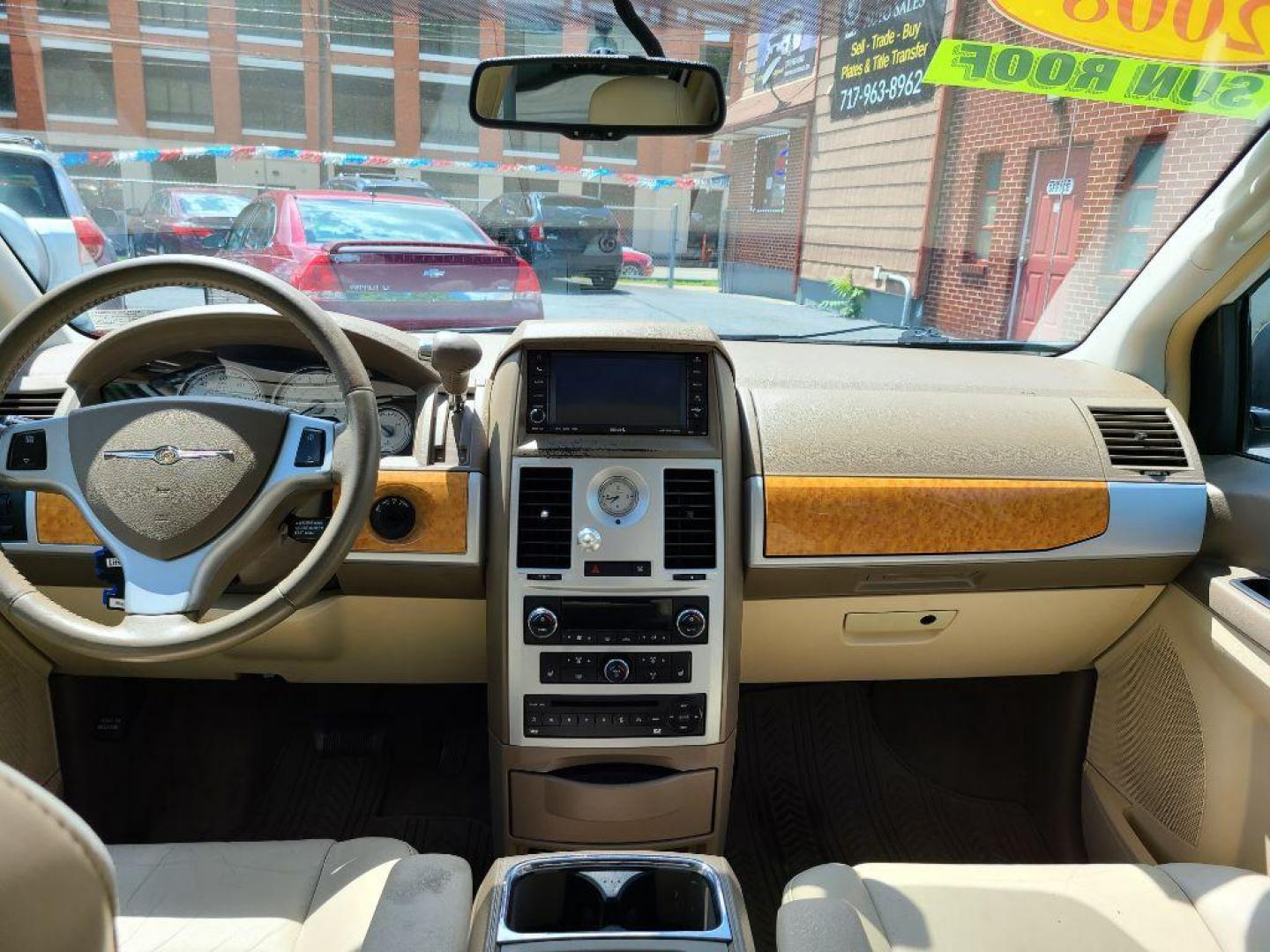 2008 WHITE CHRYSLER TOWN and COUNTRY LIMITED (2A8HR64X88R) with an 4.0L engine, Automatic transmission, located at 117 North Cameron Street, Harrisburg, PA, 17101, (717) 963-8962, 40.266762, -76.875259 - WE FINANCE!!! Good Credit/ Bad Credit/ No Credit - ALL Trade-Ins Welcomed!!! ***Guaranteed Credit Approval*** APPLY ONLINE or CALL us TODAY ;) Internet Prices and Marketplace Prices are SPECIAL discounted ***CASH DEALS*** Retail Prices are higher. Please call us to discuss your cash and finan - Photo#9