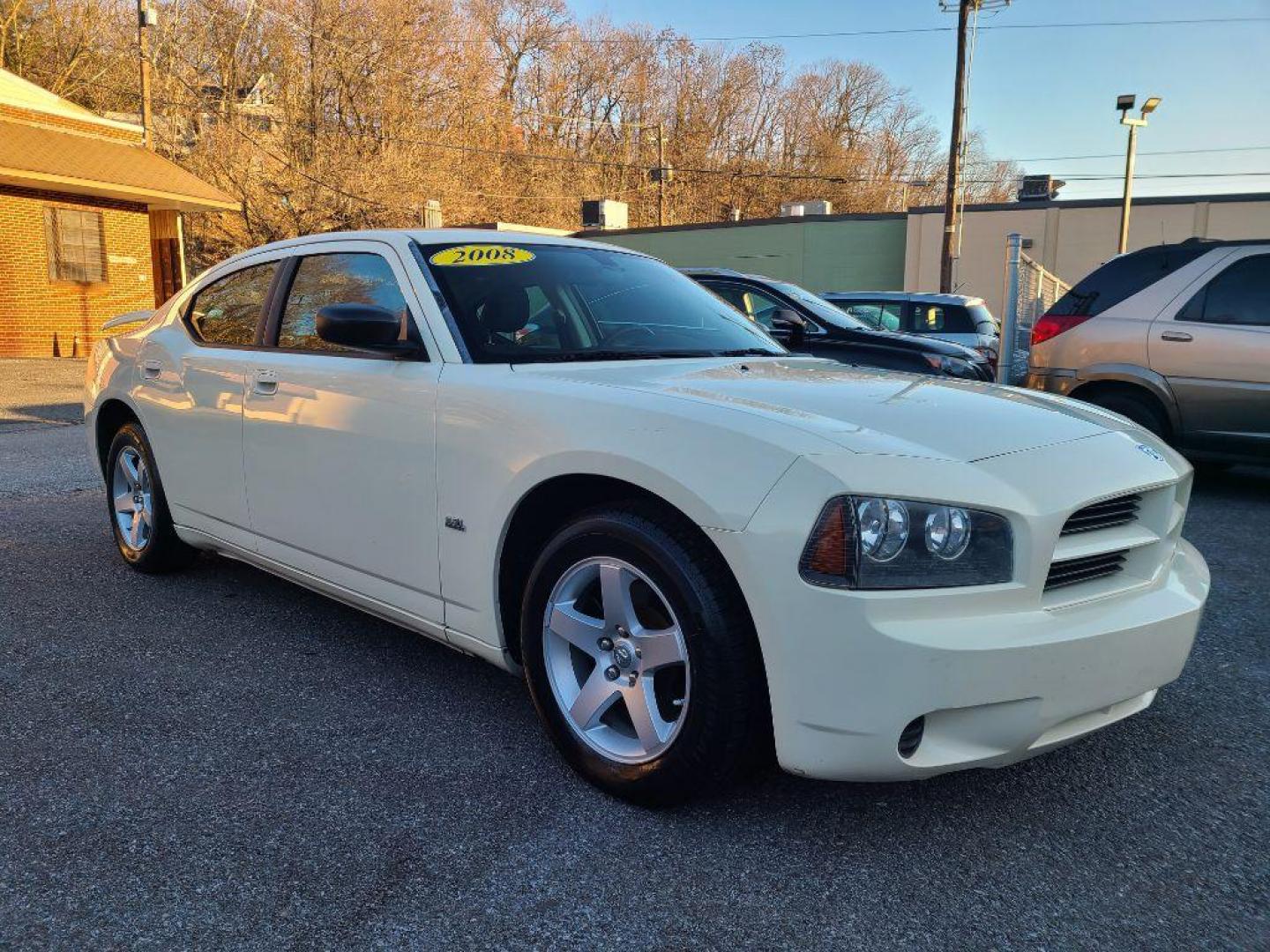 2008 BEIGE DODGE CHARGER BASE (2B3KA43G68H) with an 3.5L engine, Automatic transmission, located at 117 North Cameron Street, Harrisburg, PA, 17101, (717) 963-8962, 40.266762, -76.875259 - WE FINANCE!!! Good Credit/ Bad Credit/ No Credit - ALL Trade-Ins Welcomed!!! ***Guaranteed Credit Approval*** APPLY ONLINE or CALL us TODAY ;) Internet Prices and Marketplace Prices are SPECIAL discounted ***CASH DEALS*** Retail Prices are higher. Please call us to discuss your cash and finan - Photo#6