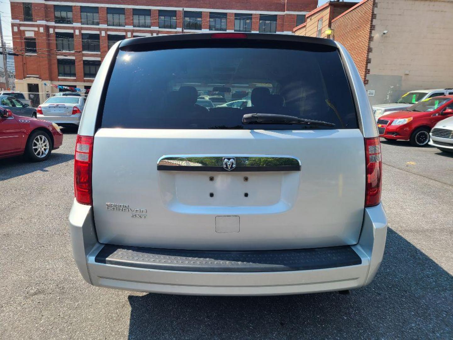 2008 SILVER DODGE GRAND CARAVAN SXT (1D8HN54P78B) with an 3.8L engine, Automatic transmission, located at 117 North Cameron Street, Harrisburg, PA, 17101, (717) 963-8962, 40.266762, -76.875259 - WE FINANCE!!! Good Credit/ Bad Credit/ No Credit - ALL Trade-Ins Welcomed!!! ***Guaranteed Credit Approval*** APPLY ONLINE or CALL us TODAY ;) Internet Prices and Marketplace Prices are SPECIAL discounted ***CASH DEALS*** Retail Prices are higher. Please call us to discuss your cash and finan - Photo#2