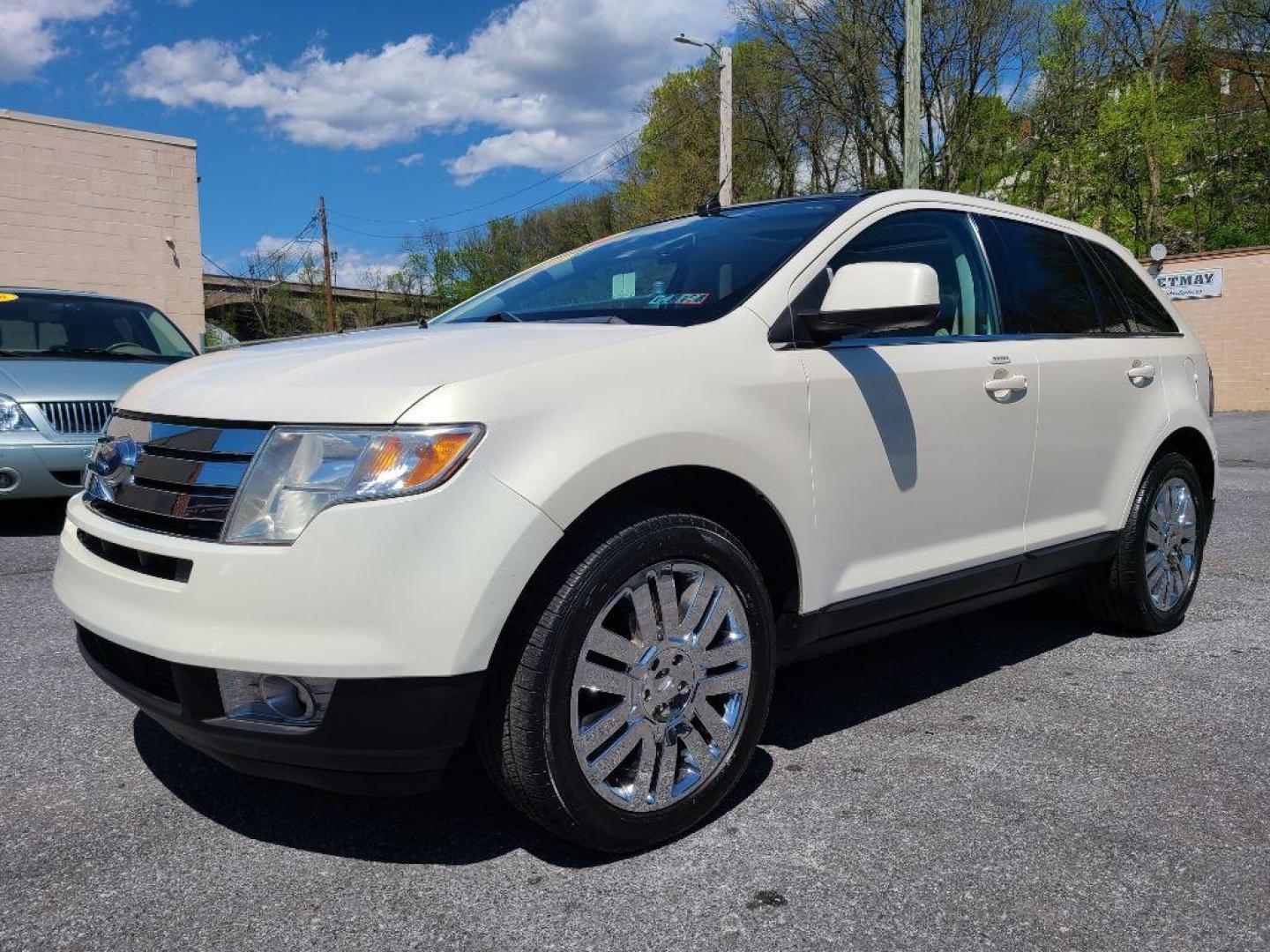 2008 WHITE FORD EDGE LIMITED (2FMDK49C08B) with an 3.5L engine, Automatic transmission, located at 117 North Cameron Street, Harrisburg, PA, 17101, (717) 963-8962, 40.266762, -76.875259 - WE FINANCE!!! Good Credit/ Bad Credit/ No Credit - ALL Trade-Ins Welcomed!!! ***Guaranteed Credit Approval*** APPLY ONLINE or CALL us TODAY ;) Internet Prices and Marketplace Prices are SPECIAL discounted ***CASH DEALS*** Retail Prices are higher. Please call us to discuss your cash and finan - Photo#0