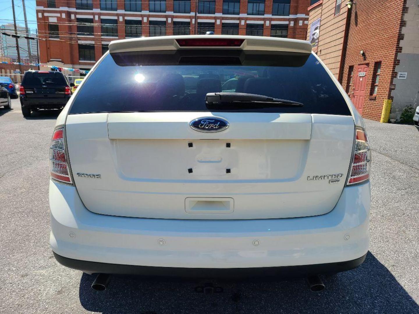 2008 WHITE FORD EDGE LIMITED (2FMDK49C08B) with an 3.5L engine, Automatic transmission, located at 117 North Cameron Street, Harrisburg, PA, 17101, (717) 963-8962, 40.266762, -76.875259 - WE FINANCE!!! Good Credit/ Bad Credit/ No Credit - ALL Trade-Ins Welcomed!!! ***Guaranteed Credit Approval*** APPLY ONLINE or CALL us TODAY ;) Internet Prices and Marketplace Prices are SPECIAL discounted ***CASH DEALS*** Retail Prices are higher. Please call us to discuss your cash and finan - Photo#3