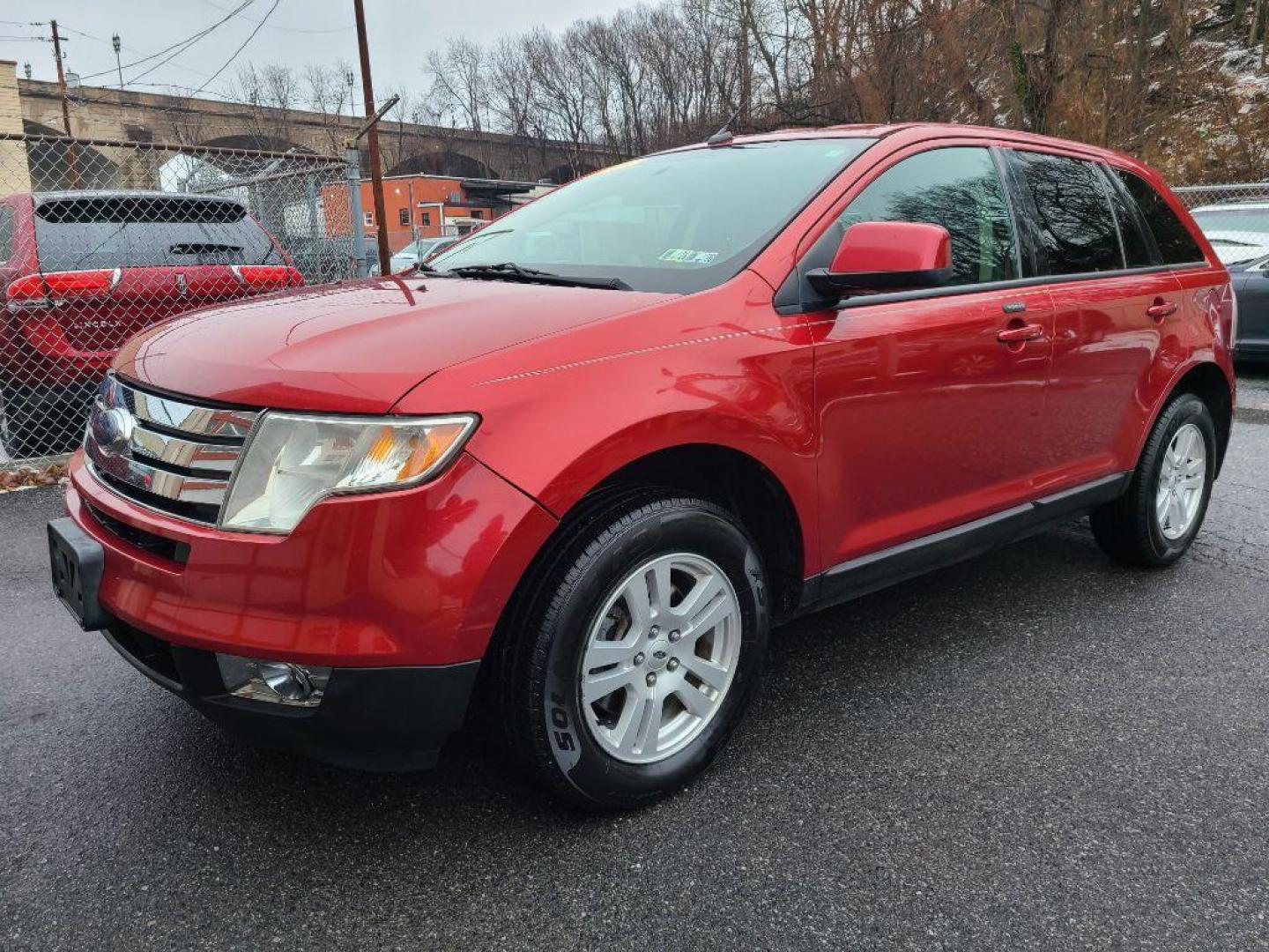 2008 RED FORD EDGE SEL (2FMDK48C08B) with an 3.5L engine, Automatic transmission, located at 117 North Cameron Street, Harrisburg, PA, 17101, (717) 963-8962, 40.266762, -76.875259 - WE FINANCE!!! Good Credit/ Bad Credit/ No Credit - ALL Trade-Ins Welcomed!!! ***Guaranteed Credit Approval*** APPLY ONLINE or CALL us TODAY ;) Internet Prices and Marketplace Prices are SPECIAL discounted ***CASH DEALS*** Retail Prices are higher. Please call us to discuss your cash and finan - Photo#0