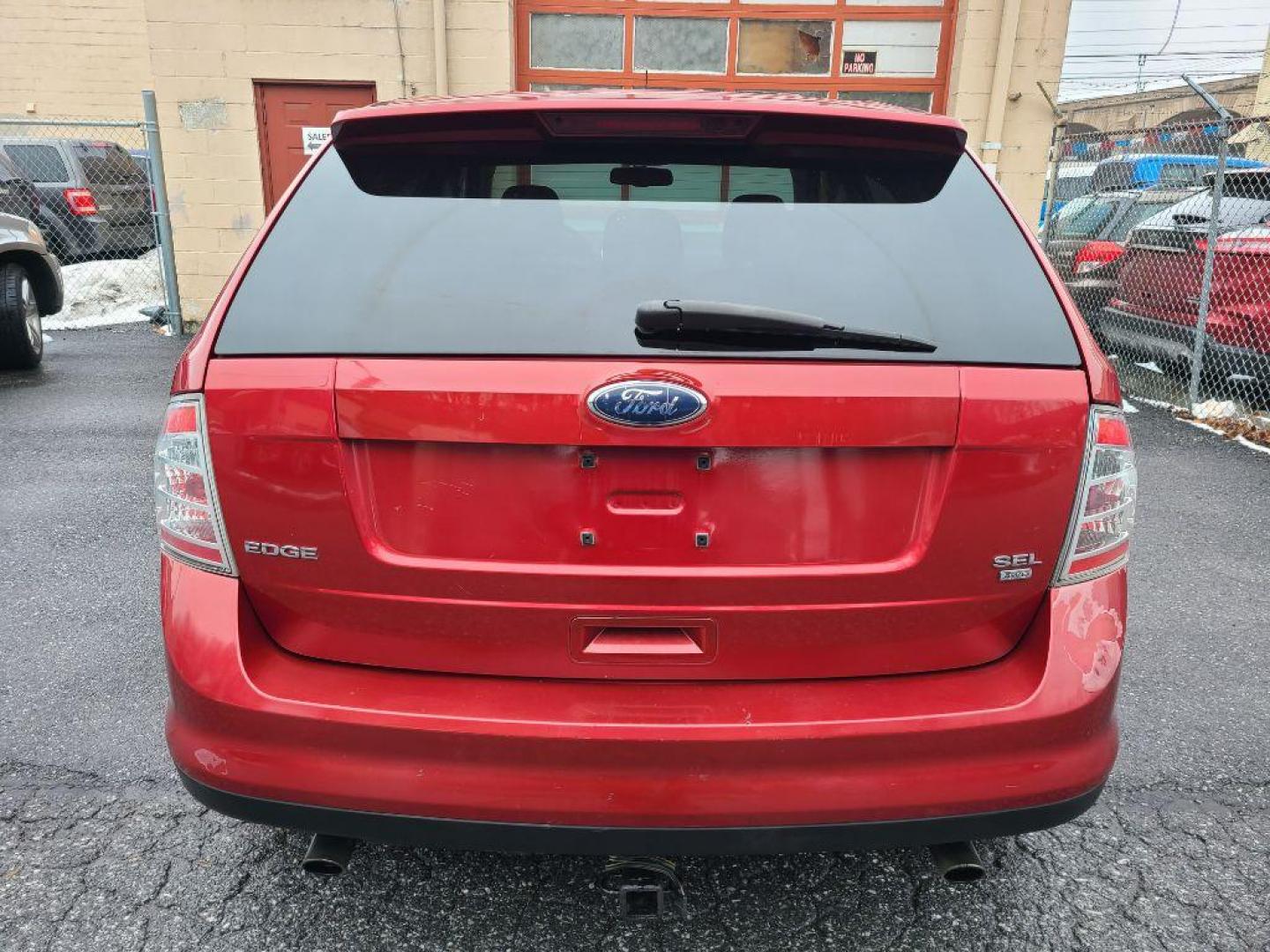 2008 RED FORD EDGE SEL (2FMDK48C08B) with an 3.5L engine, Automatic transmission, located at 117 North Cameron Street, Harrisburg, PA, 17101, (717) 963-8962, 40.266762, -76.875259 - WE FINANCE!!! Good Credit/ Bad Credit/ No Credit - ALL Trade-Ins Welcomed!!! ***Guaranteed Credit Approval*** APPLY ONLINE or CALL us TODAY ;) Internet Prices and Marketplace Prices are SPECIAL discounted ***CASH DEALS*** Retail Prices are higher. Please call us to discuss your cash and finan - Photo#3