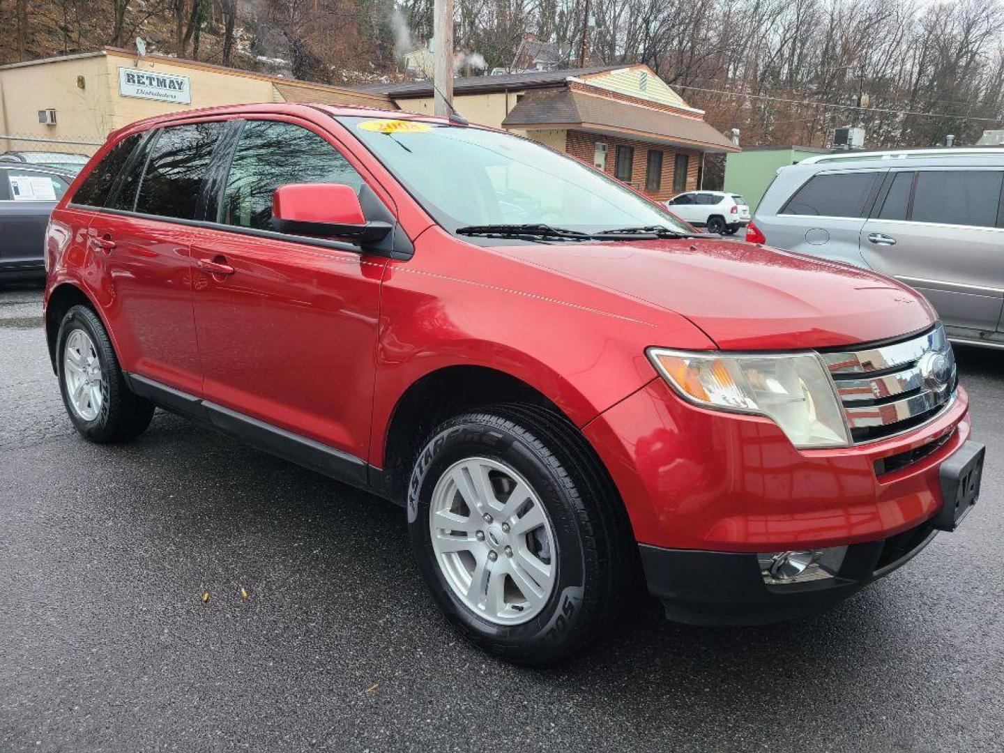 2008 RED FORD EDGE SEL (2FMDK48C08B) with an 3.5L engine, Automatic transmission, located at 117 North Cameron Street, Harrisburg, PA, 17101, (717) 963-8962, 40.266762, -76.875259 - WE FINANCE!!! Good Credit/ Bad Credit/ No Credit - ALL Trade-Ins Welcomed!!! ***Guaranteed Credit Approval*** APPLY ONLINE or CALL us TODAY ;) Internet Prices and Marketplace Prices are SPECIAL discounted ***CASH DEALS*** Retail Prices are higher. Please call us to discuss your cash and finan - Photo#6