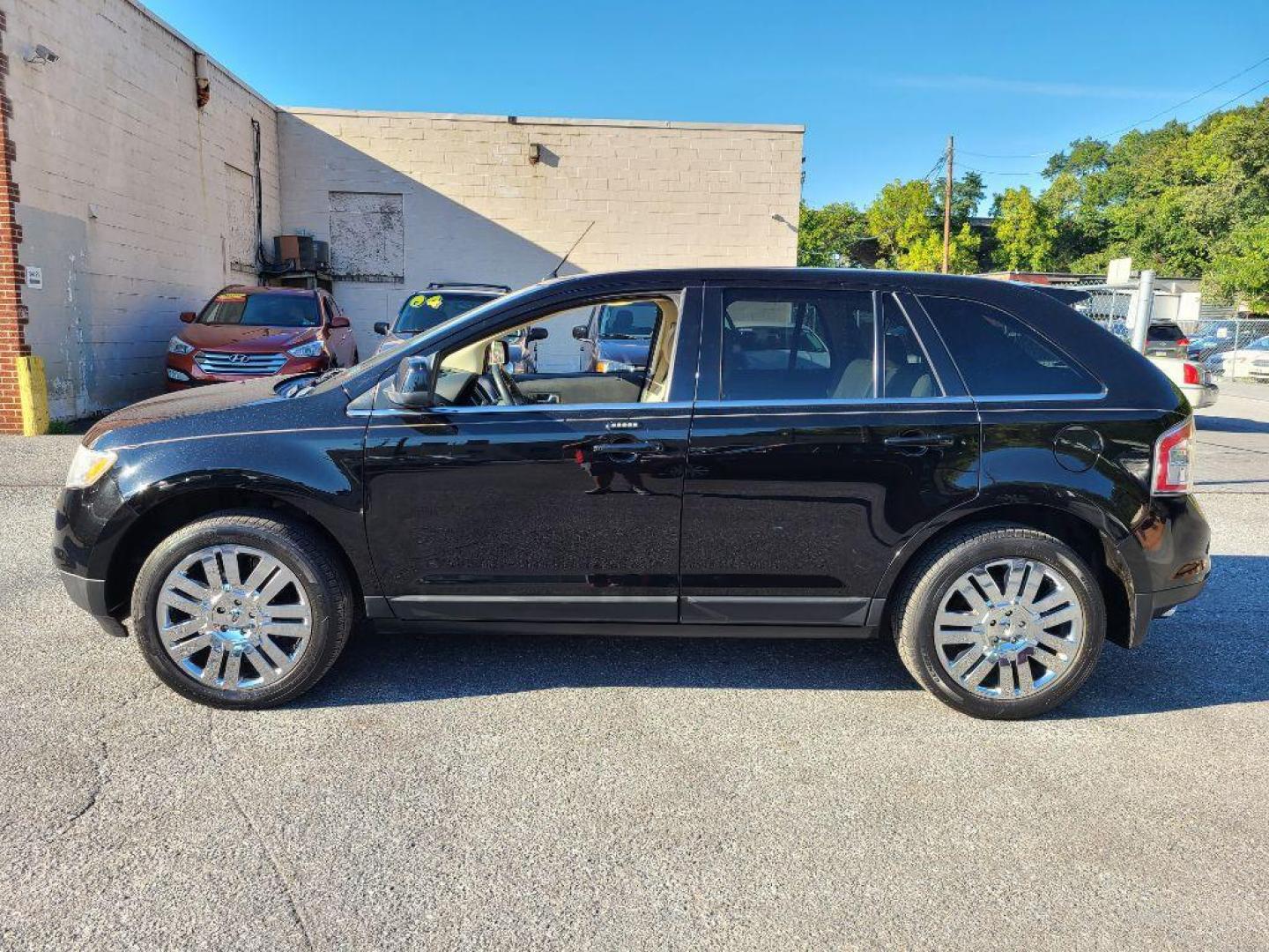 2008 BLACK FORD EDGE LIMITED (2FMDK49C58B) with an 3.5L engine, Automatic transmission, located at 117 North Cameron Street, Harrisburg, PA, 17101, (717) 963-8962, 40.266762, -76.875259 - WE FINANCE!!! Good Credit/ Bad Credit/ No Credit - ALL Trade-Ins Welcomed!!! ***Guaranteed Credit Approval*** APPLY ONLINE or CALL us TODAY ;) Internet Prices and Marketplace Prices are SPECIAL discounted ***CASH DEALS*** Retail Prices are higher. Please call us to discuss your cash and finan - Photo#1