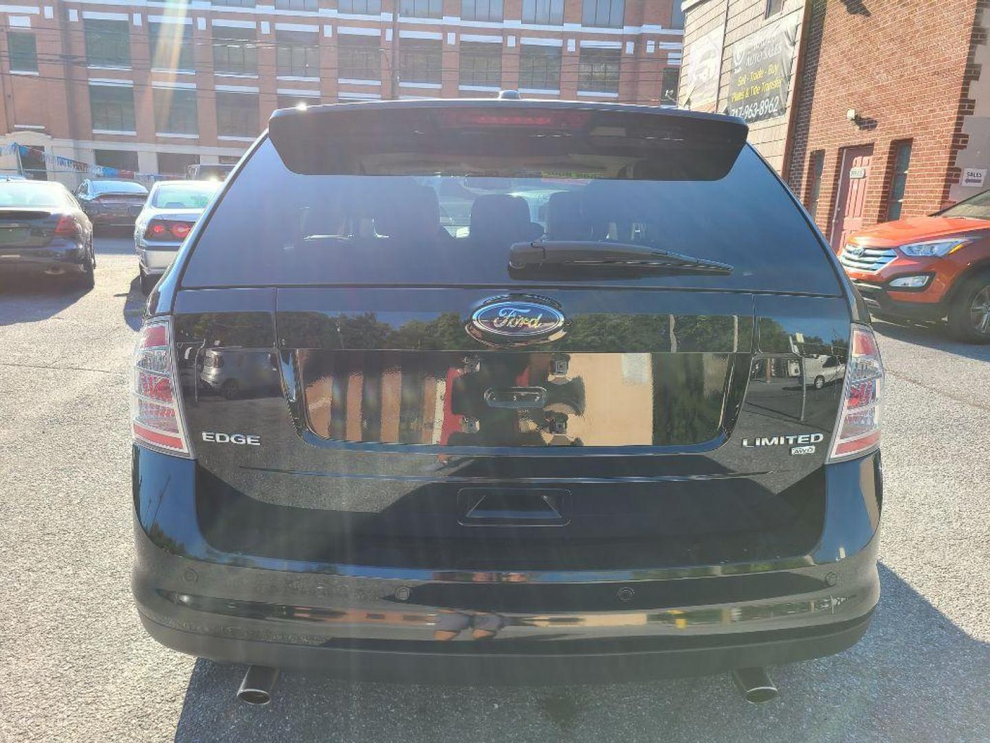 2008 BLACK FORD EDGE LIMITED (2FMDK49C58B) with an 3.5L engine, Automatic transmission, located at 117 North Cameron Street, Harrisburg, PA, 17101, (717) 963-8962, 40.266762, -76.875259 - WE FINANCE!!! Good Credit/ Bad Credit/ No Credit - ALL Trade-Ins Welcomed!!! ***Guaranteed Credit Approval*** APPLY ONLINE or CALL us TODAY ;) Internet Prices and Marketplace Prices are SPECIAL discounted ***CASH DEALS*** Retail Prices are higher. Please call us to discuss your cash and finan - Photo#3