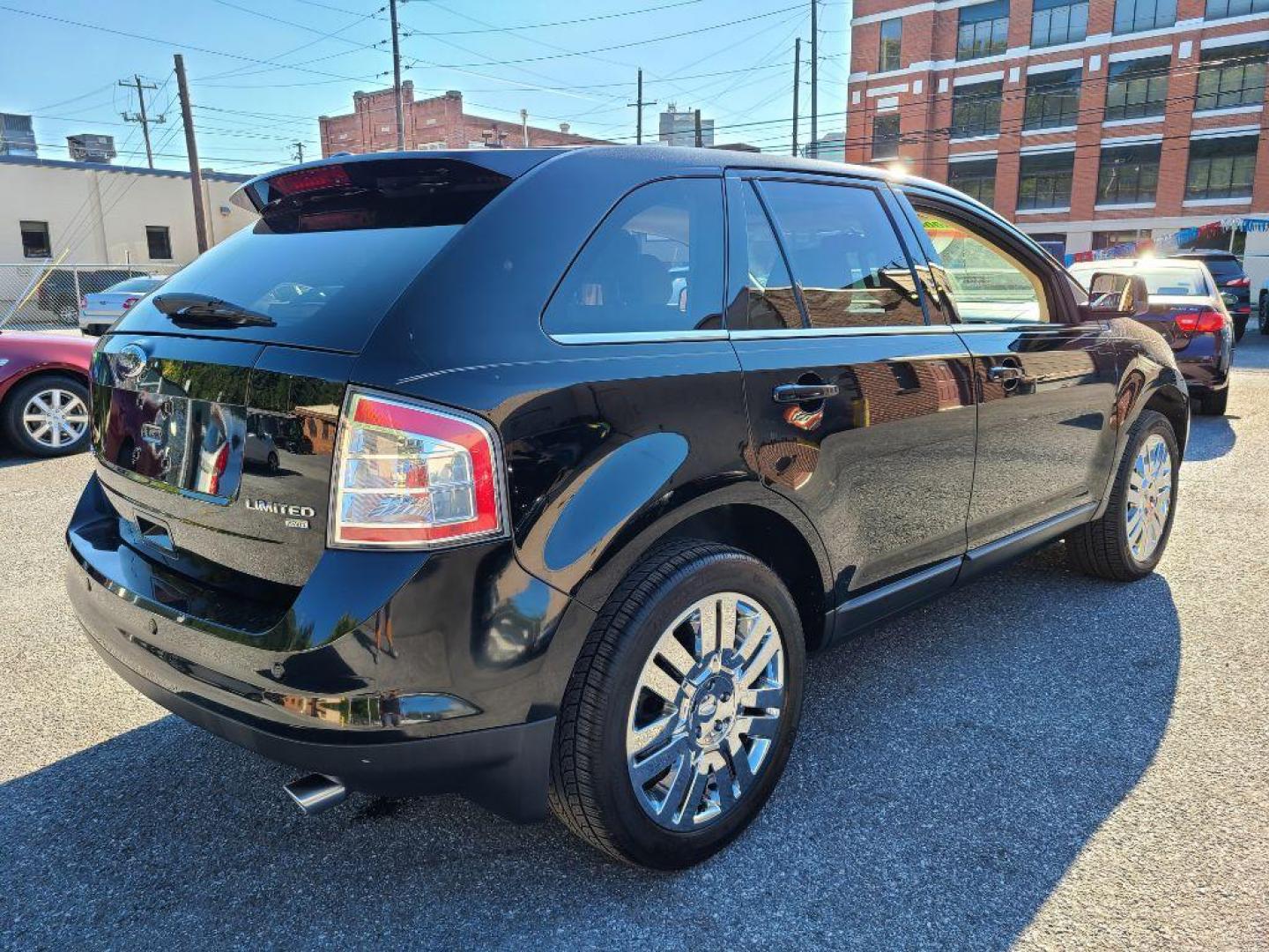 2008 BLACK FORD EDGE LIMITED (2FMDK49C58B) with an 3.5L engine, Automatic transmission, located at 117 North Cameron Street, Harrisburg, PA, 17101, (717) 963-8962, 40.266762, -76.875259 - WE FINANCE!!! Good Credit/ Bad Credit/ No Credit - ALL Trade-Ins Welcomed!!! ***Guaranteed Credit Approval*** APPLY ONLINE or CALL us TODAY ;) Internet Prices and Marketplace Prices are SPECIAL discounted ***CASH DEALS*** Retail Prices are higher. Please call us to discuss your cash and finan - Photo#4