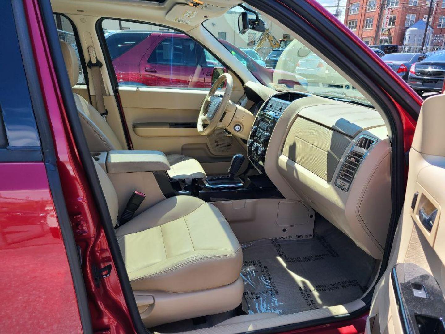 2008 RED FORD ESCAPE LIMITED (1FMCU94198K) with an 3.0L engine, Automatic transmission, located at 117 North Cameron Street, Harrisburg, PA, 17101, (717) 963-8962, 40.266762, -76.875259 - WE FINANCE!!! Good Credit/ Bad Credit/ No Credit - ALL Trade-Ins Welcomed!!! ***Guaranteed Credit Approval*** APPLY ONLINE or CALL us TODAY ;) Internet Prices and Marketplace Prices are SPECIAL discounted ***CASH DEALS*** Retail Prices are higher. Please call us to discuss your cash and finan - Photo#9