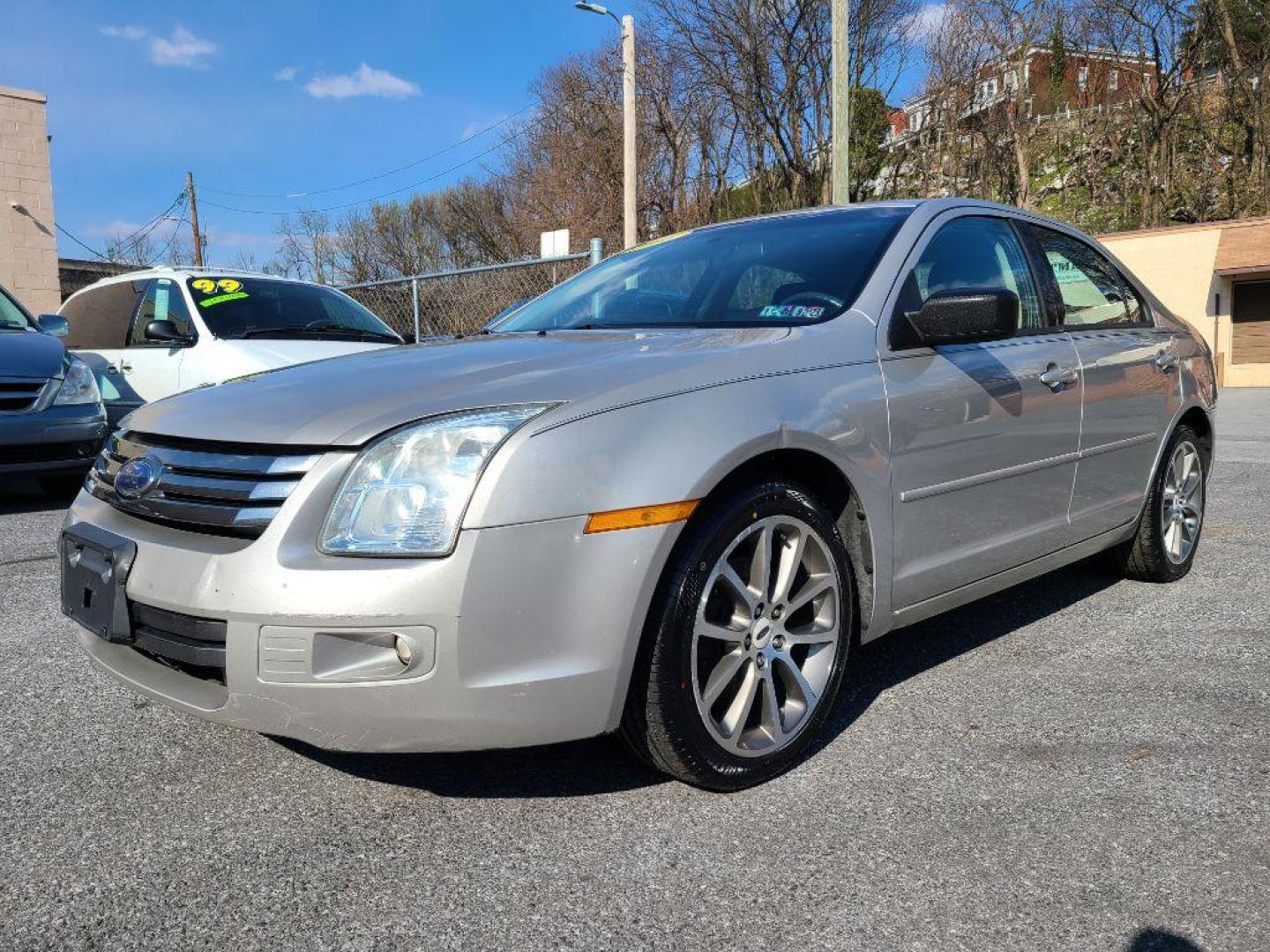 2008 SILVER FORD FUSION SE (3FAHP07198R) with an 3.0L engine, Automatic transmission, located at 117 North Cameron Street, Harrisburg, PA, 17101, (717) 963-8962, 40.266762, -76.875259 - WE FINANCE!!! Good Credit/ Bad Credit/ No Credit - ALL Trade-Ins Welcomed!!! ***Guaranteed Credit Approval*** APPLY ONLINE or CALL us TODAY ;) Internet Prices and Marketplace Prices are SPECIAL discounted ***CASH DEALS*** Retail Prices are higher. Please call us to discuss your cash and finan - Photo#0