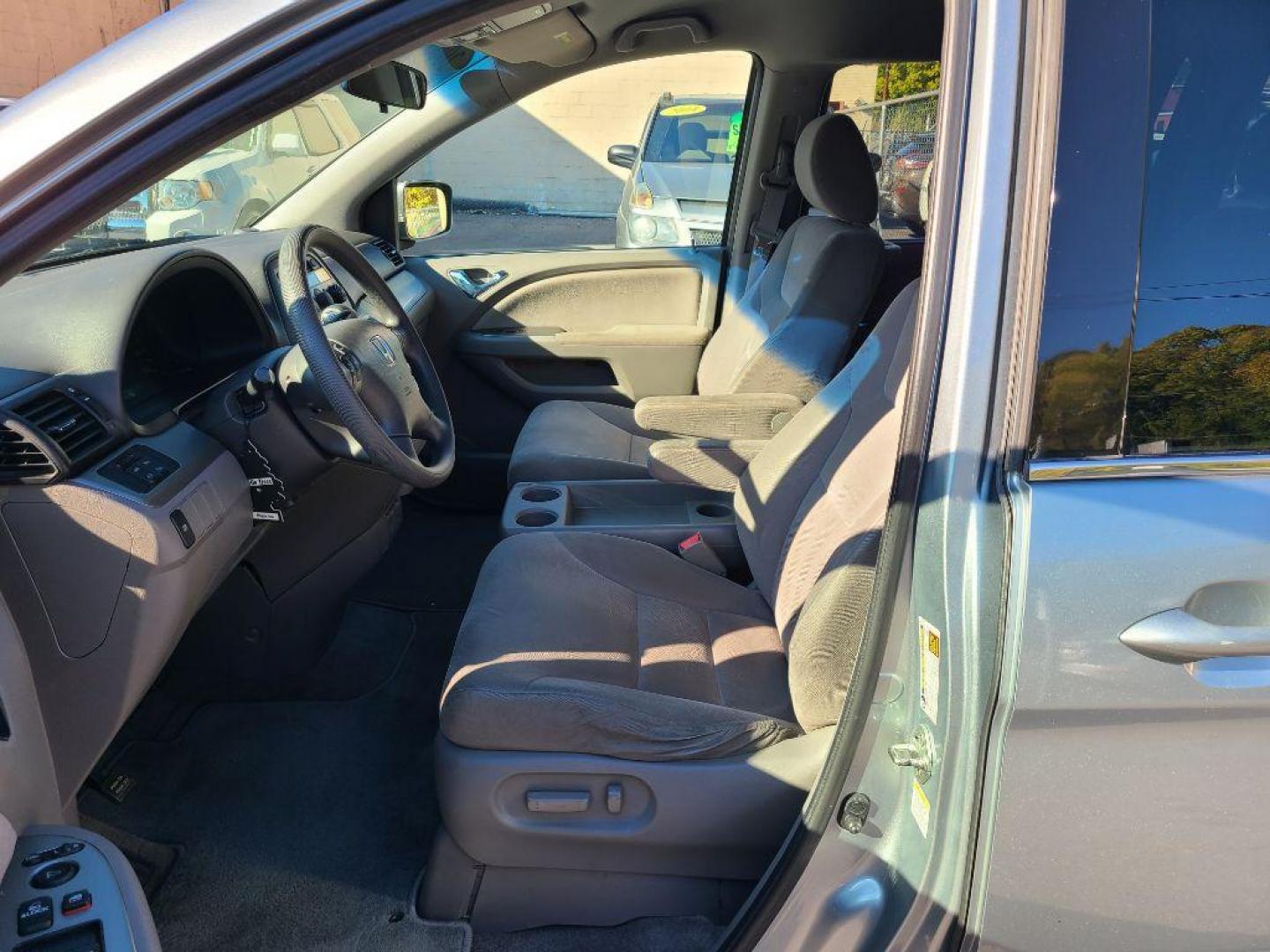 2008 SILVER HONDA ODYSSEY EX (5FNRL38468B) with an 3.5L engine, Automatic transmission, located at 7981 Paxton Street, Harrisburg, PA, 17111, (717) 561-2926, 40.261490, -76.749229 - WE FINANCE!!! Good Credit/ Bad Credit/ No Credit - ALL Trade-Ins Welcomed!!! ***Guaranteed Credit Approval*** APPLY ONLINE or CALL us TODAY ;) Internet Prices and Marketplace Prices are SPECIAL discounted ***CASH DEALS*** Retail Prices are higher. Please call us to discuss your cash and finan - Photo#15