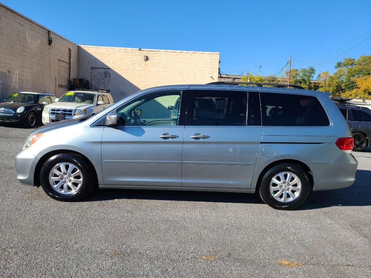 2008 SILVER HONDA ODYSSEY EX (5FNRL38468B) with an 3.5L engine, Automatic transmission, located at 7981 Paxton Street, Harrisburg, PA, 17111, (717) 561-2926, 40.261490, -76.749229 - WE FINANCE!!! Good Credit/ Bad Credit/ No Credit - ALL Trade-Ins Welcomed!!! ***Guaranteed Credit Approval*** APPLY ONLINE or CALL us TODAY ;) Internet Prices and Marketplace Prices are SPECIAL discounted ***CASH DEALS*** Retail Prices are higher. Please call us to discuss your cash and finan - Photo#1