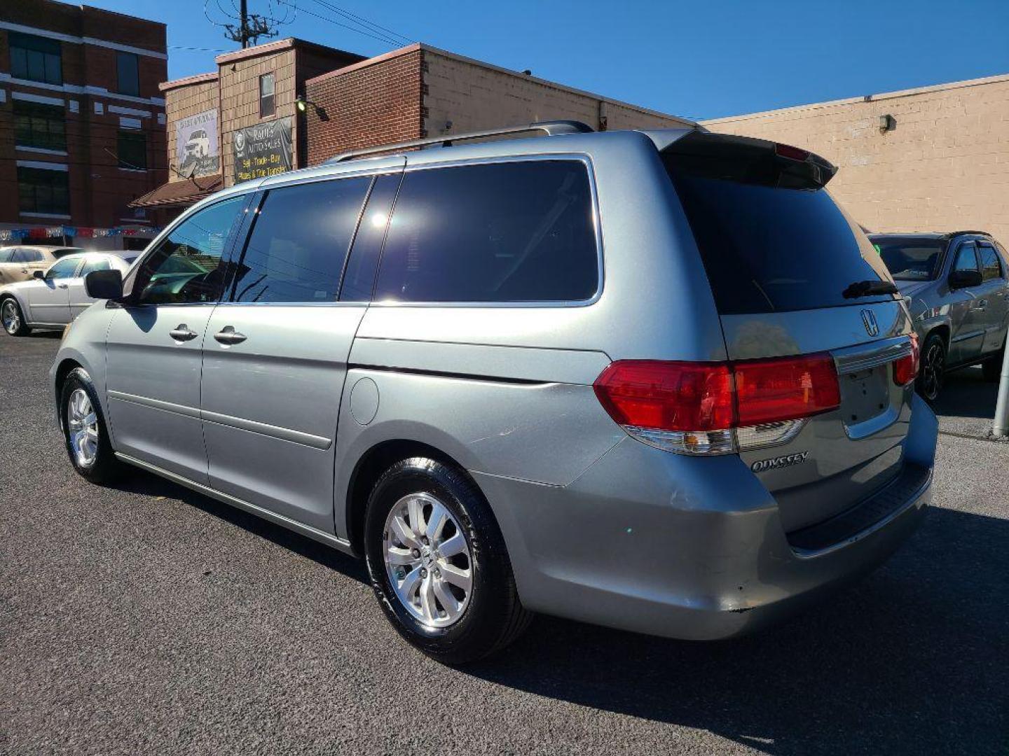 2008 SILVER HONDA ODYSSEY EX (5FNRL38468B) with an 3.5L engine, Automatic transmission, located at 7981 Paxton Street, Harrisburg, PA, 17111, (717) 561-2926, 40.261490, -76.749229 - WE FINANCE!!! Good Credit/ Bad Credit/ No Credit - ALL Trade-Ins Welcomed!!! ***Guaranteed Credit Approval*** APPLY ONLINE or CALL us TODAY ;) Internet Prices and Marketplace Prices are SPECIAL discounted ***CASH DEALS*** Retail Prices are higher. Please call us to discuss your cash and finan - Photo#2