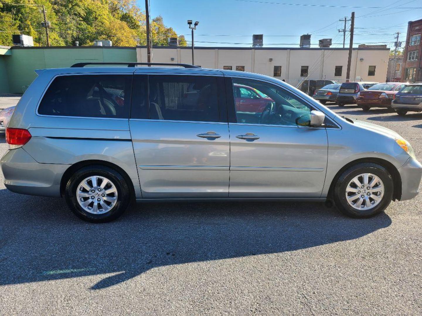 2008 SILVER HONDA ODYSSEY EX (5FNRL38468B) with an 3.5L engine, Automatic transmission, located at 7981 Paxton Street, Harrisburg, PA, 17111, (717) 561-2926, 40.261490, -76.749229 - WE FINANCE!!! Good Credit/ Bad Credit/ No Credit - ALL Trade-Ins Welcomed!!! ***Guaranteed Credit Approval*** APPLY ONLINE or CALL us TODAY ;) Internet Prices and Marketplace Prices are SPECIAL discounted ***CASH DEALS*** Retail Prices are higher. Please call us to discuss your cash and finan - Photo#5