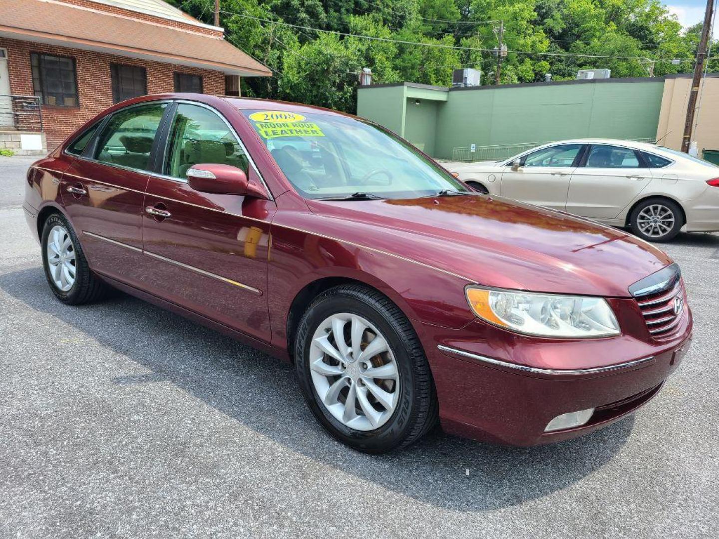 2008 BURG HYUNDAI AZERA SE (KMHFC46FX8A) with an 3.8L engine, Automatic transmission, located at 117 North Cameron Street, Harrisburg, PA, 17101, (717) 963-8962, 40.266762, -76.875259 - WE FINANCE!!! Good Credit/ Bad Credit/ No Credit - ALL Trade-Ins Welcomed!!! ***Guaranteed Credit Approval*** APPLY ONLINE or CALL us TODAY ;) Internet Prices and Marketplace Prices are SPECIAL discounted ***CASH DEALS*** Retail Prices are higher. Please call us to discuss your cash and finan - Photo#6