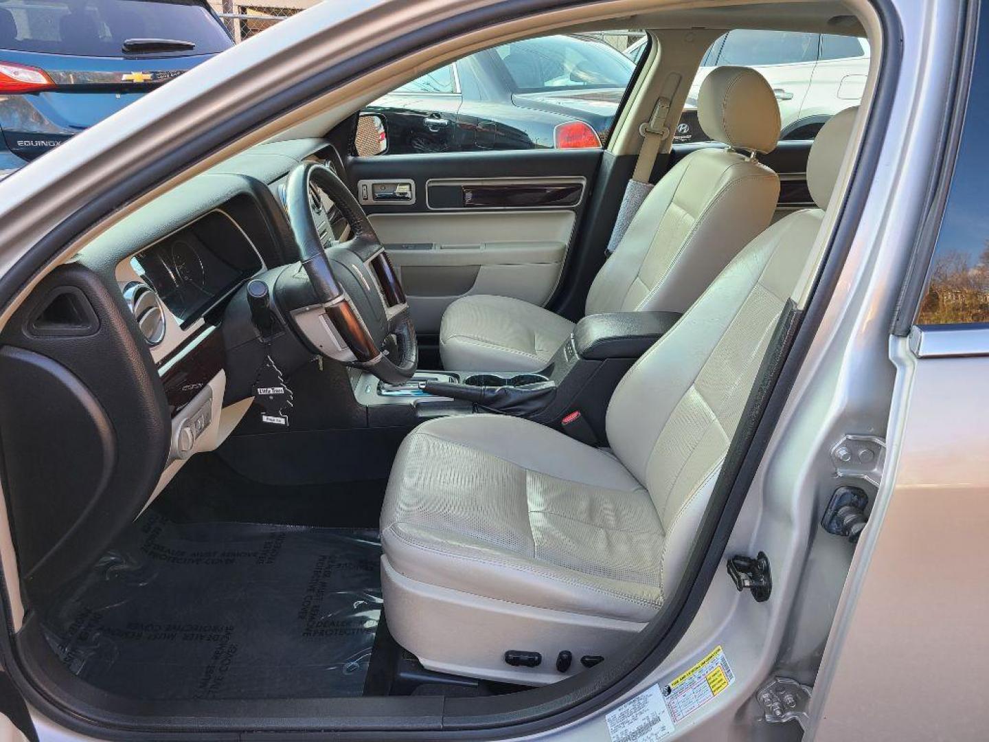 2008 SILVER LINCOLN MKZ SEDAN (3LNHM26TX8R) with an 3.5L engine, Automatic transmission, located at 117 North Cameron Street, Harrisburg, PA, 17101, (717) 963-8962, 40.266762, -76.875259 - WE FINANCE!!! Good Credit/ Bad Credit/ No Credit - ALL Trade-Ins Welcomed!!! ***Guaranteed Credit Approval*** APPLY ONLINE or CALL us TODAY ;) Internet Prices and Marketplace Prices are SPECIAL discounted ***CASH DEALS*** Retail Prices are higher. Please call us to discuss your cash and finan - Photo#13