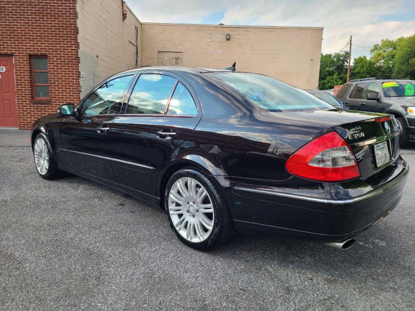 2008 BLACK MERCEDES-BENZ E-CLASS E350 4MATIC (WDBUF87X48B) with an 3.5L engine, Automatic transmission, located at 117 North Cameron Street, Harrisburg, PA, 17101, (717) 963-8962, 40.266762, -76.875259 - WE FINANCE!!! Good Credit/ Bad Credit/ No Credit - ALL Trade-Ins Welcomed!!! ***Guaranteed Credit Approval*** APPLY ONLINE or CALL us TODAY ;) Internet Prices and Marketplace Prices are SPECIAL discounted ***CASH DEALS*** Retail Prices are higher. Please call us to discuss your cash and finan - Photo#2