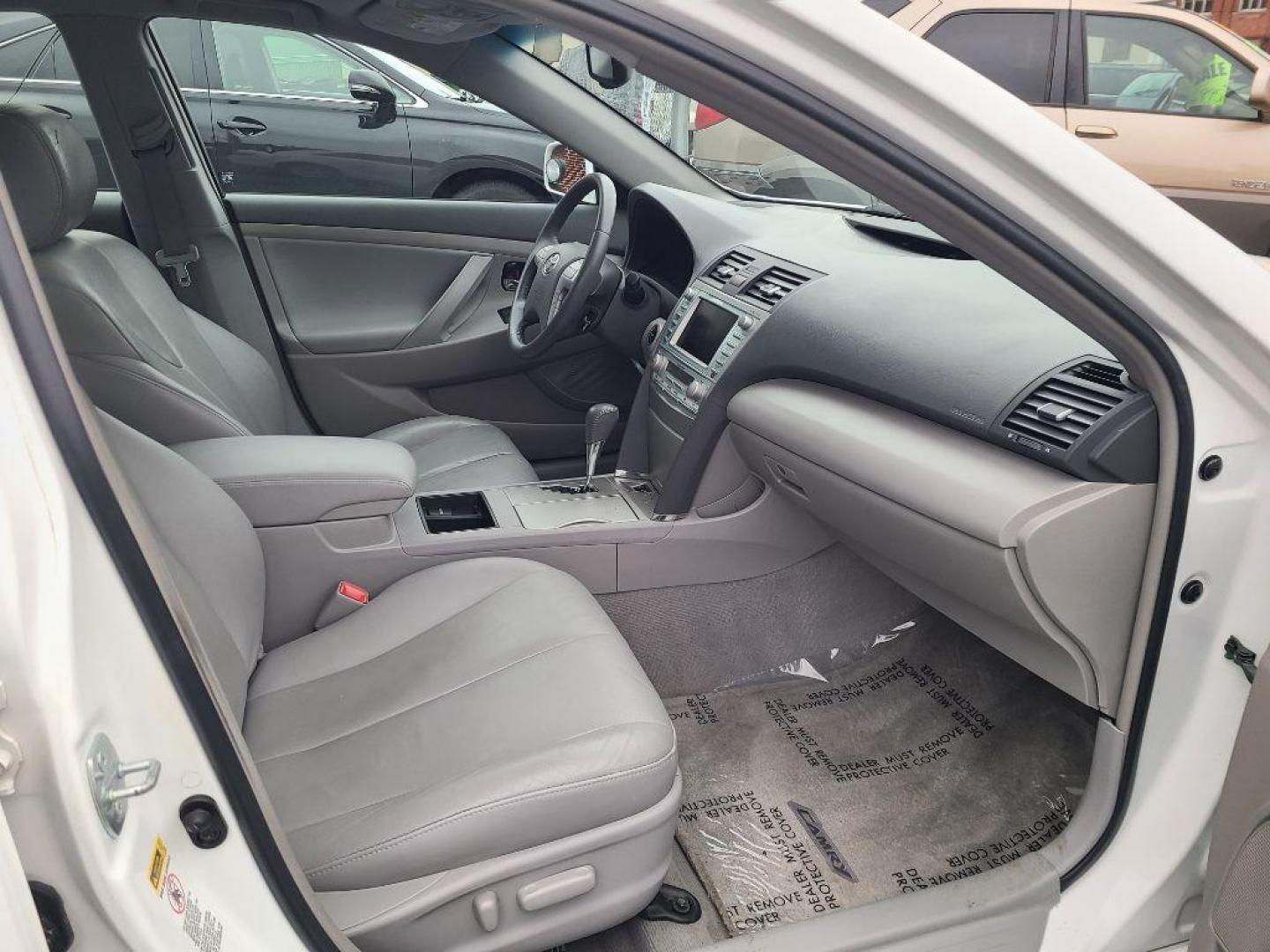 2008 WHITE TOYOTA CAMRY HYBRID (4T1BB46K38U) with an 2.4L engine, Continuously Variable transmission, located at 117 North Cameron Street, Harrisburg, PA, 17101, (717) 963-8962, 40.266762, -76.875259 - WE FINANCE!!! Good Credit/ Bad Credit/ No Credit - ALL Trade-Ins Welcomed!!! ***Guaranteed Credit Approval*** APPLY ONLINE or CALL us TODAY ;) Internet Prices and Marketplace Prices are SPECIAL discounted ***CASH DEALS*** Retail Prices are higher. Please call us to discuss your cash and finan - Photo#9