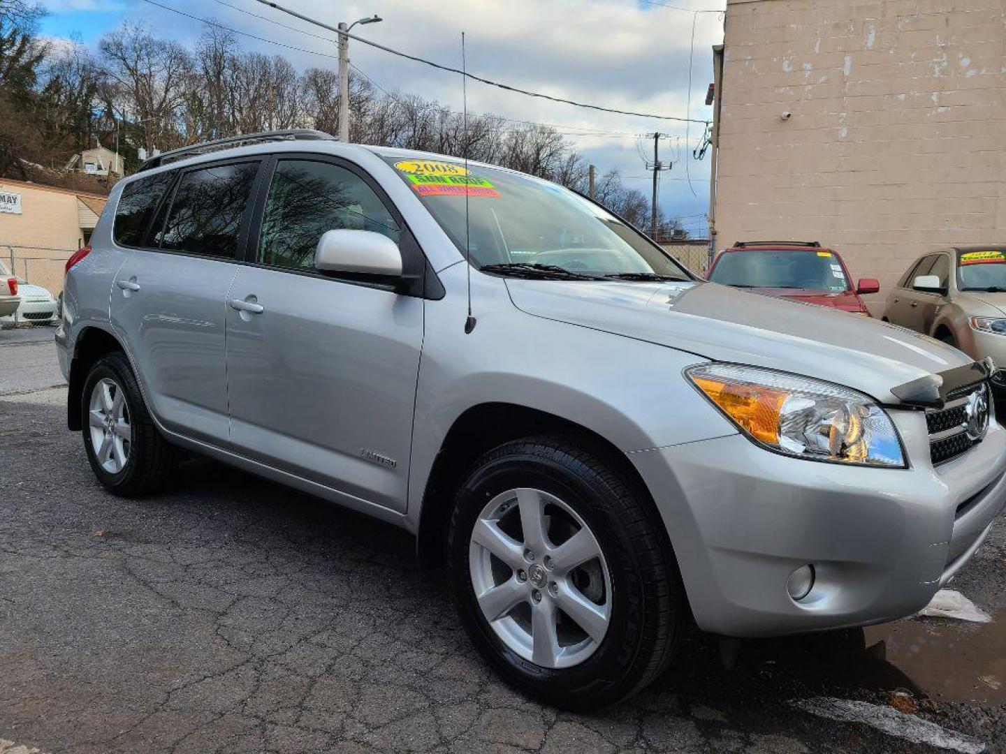 2008 SILVER TOYOTA RAV4 LIMITED (JTMBK31V486) with an 3.5L engine, Automatic transmission, located at 117 North Cameron Street, Harrisburg, PA, 17101, (717) 963-8962, 40.266762, -76.875259 - WE FINANCE!!! Good Credit/ Bad Credit/ No Credit - ALL Trade-Ins Welcomed!!! ***Guaranteed Credit Approval*** APPLY ONLINE or CALL us TODAY ;) Internet Prices and Marketplace Prices are SPECIAL discounted ***CASH DEALS*** Retail Prices are higher. Please call us to discuss your cash and finan - Photo#6