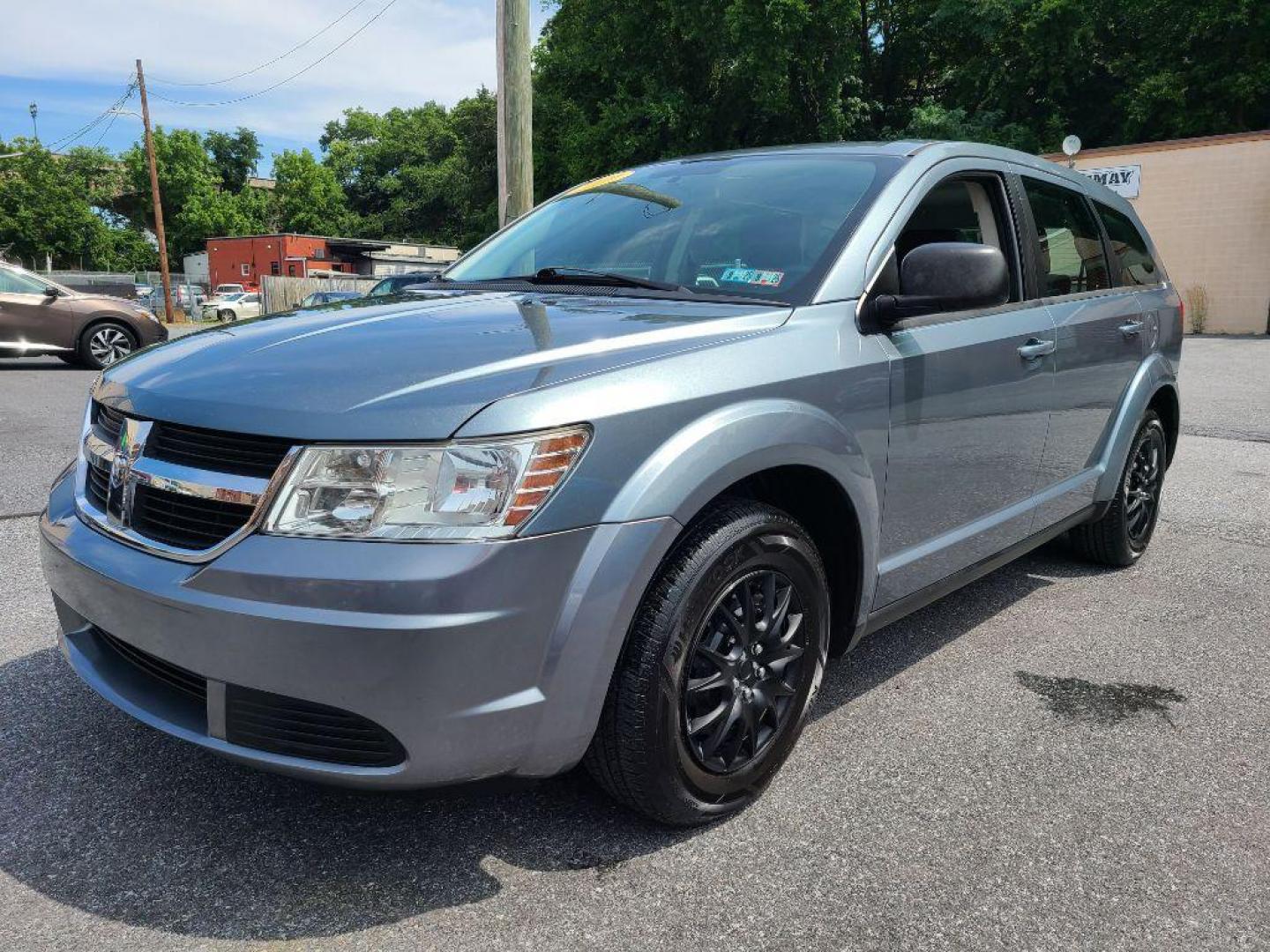 2009 GRAY DODGE JOURNEY SE (3D4GG47B09T) with an 2.4L engine, Automatic transmission, located at 117 North Cameron Street, Harrisburg, PA, 17101, (717) 963-8962, 40.266762, -76.875259 - WE FINANCE!!! Good Credit/ Bad Credit/ No Credit - ALL Trade-Ins Welcomed!!! ***Guaranteed Credit Approval*** APPLY ONLINE or CALL us TODAY ;) Internet Prices and Marketplace Prices are SPECIAL discounted ***CASH DEALS*** Retail Prices are higher. Please call us to discuss your cash and finan - Photo#0