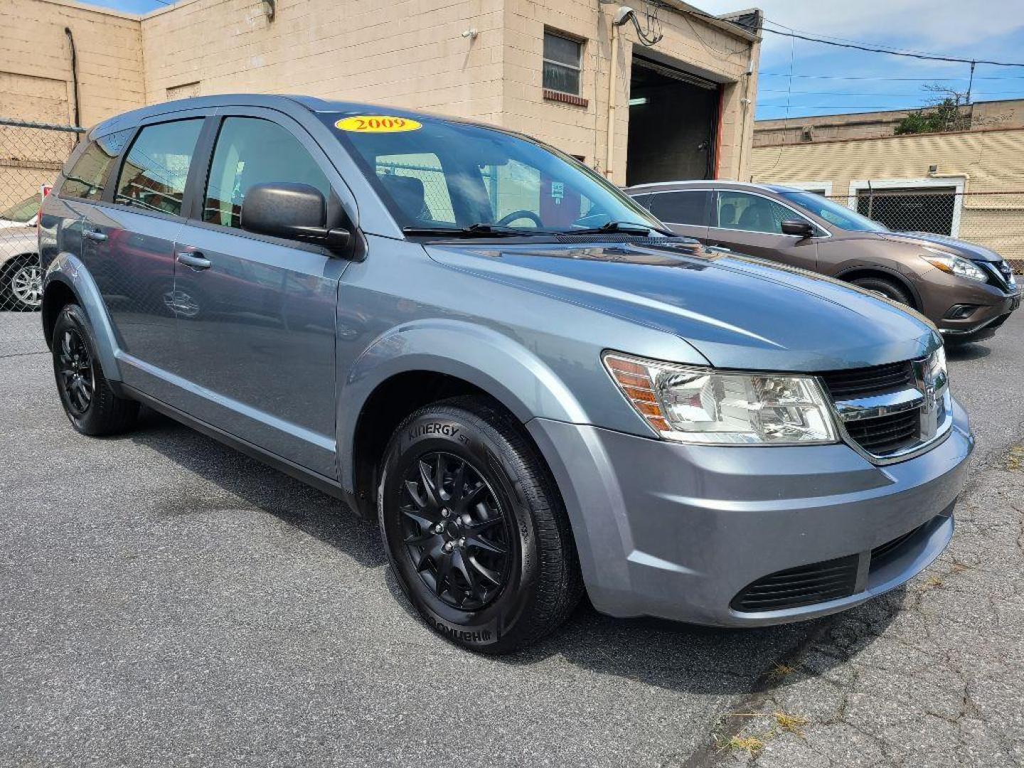 2009 GRAY DODGE JOURNEY SE (3D4GG47B09T) with an 2.4L engine, Automatic transmission, located at 117 North Cameron Street, Harrisburg, PA, 17101, (717) 963-8962, 40.266762, -76.875259 - WE FINANCE!!! Good Credit/ Bad Credit/ No Credit - ALL Trade-Ins Welcomed!!! ***Guaranteed Credit Approval*** APPLY ONLINE or CALL us TODAY ;) Internet Prices and Marketplace Prices are SPECIAL discounted ***CASH DEALS*** Retail Prices are higher. Please call us to discuss your cash and finan - Photo#6