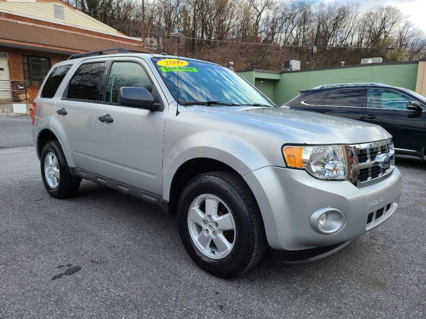 2009 SILVER FORD ESCAPE XLT (1FMCU03799K) with an 2.5L engine, Automatic transmission, located at 117 North Cameron Street, Harrisburg, PA, 17101, (717) 963-8962, 40.266762, -76.875259 - WE FINANCE!!! Good Credit/ Bad Credit/ No Credit - ALL Trade-Ins Welcomed!!! ***Guaranteed Credit Approval*** APPLY ONLINE or CALL us TODAY ;) Internet Prices and Marketplace Prices are SPECIAL discounted ***CASH DEALS*** Retail Prices are higher. Please call us to discuss your cash and finan - Photo#21