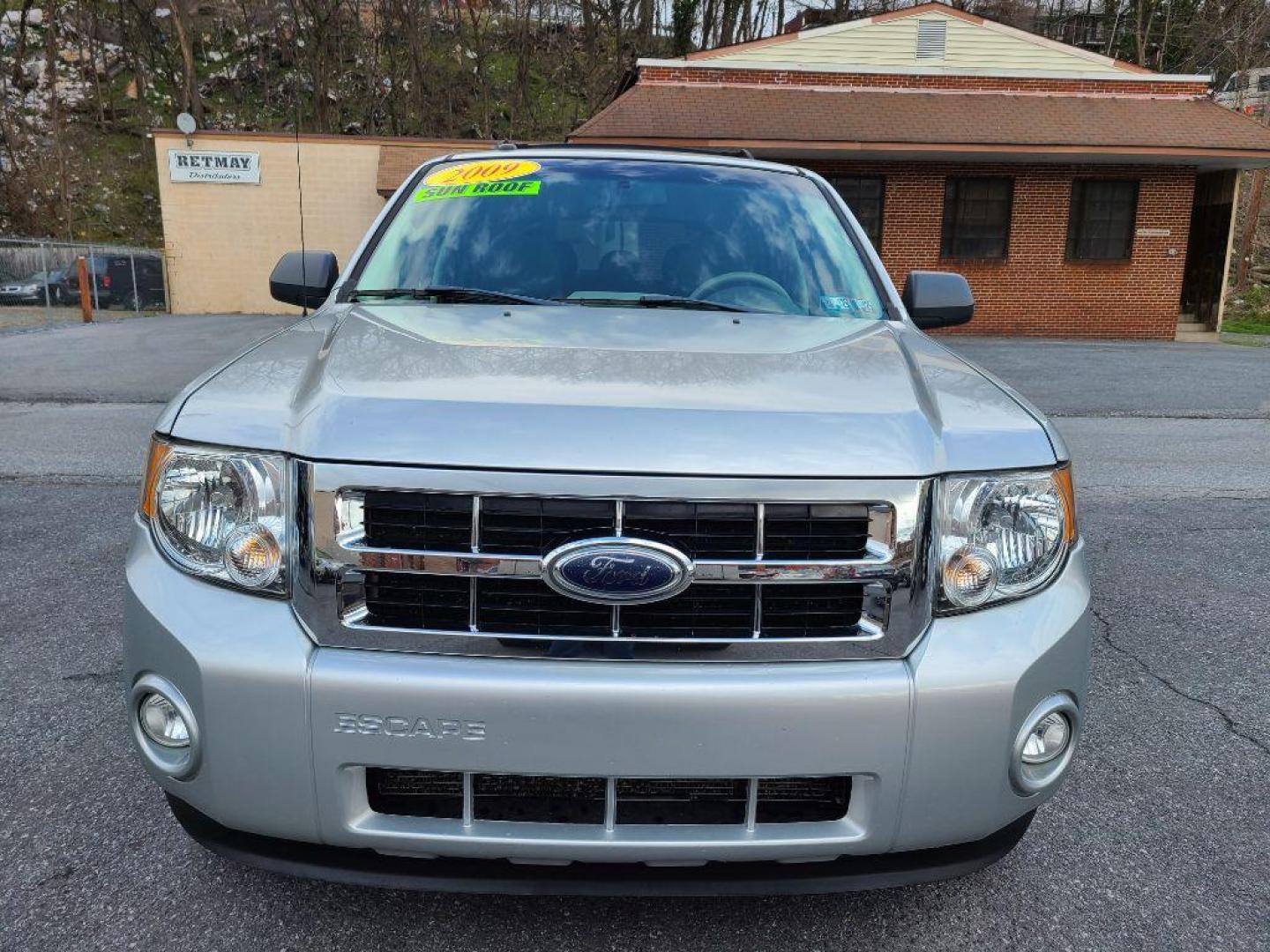 2009 SILVER FORD ESCAPE XLT (1FMCU03799K) with an 2.5L engine, Automatic transmission, located at 117 North Cameron Street, Harrisburg, PA, 17101, (717) 963-8962, 40.266762, -76.875259 - WE FINANCE!!! Good Credit/ Bad Credit/ No Credit - ALL Trade-Ins Welcomed!!! ***Guaranteed Credit Approval*** APPLY ONLINE or CALL us TODAY ;) Internet Prices and Marketplace Prices are SPECIAL discounted ***CASH DEALS*** Retail Prices are higher. Please call us to discuss your cash and finan - Photo#22