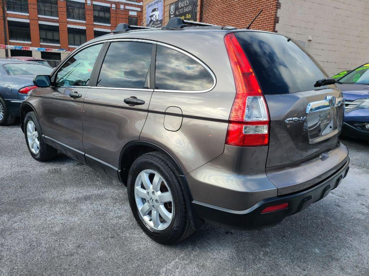 2009 GRAY HONDA CR-V EX (5J6RE48579L) with an 2.4L engine, Automatic transmission, located at 117 North Cameron Street, Harrisburg, PA, 17101, (717) 963-8962, 40.266762, -76.875259 - WE FINANCE!!! Good Credit/ Bad Credit/ No Credit - ALL Trade-Ins Welcomed!!! ***Guaranteed Credit Approval*** APPLY ONLINE or CALL us TODAY ;) Internet Prices and Marketplace Prices are SPECIAL discounted ***CASH DEALS*** Retail Prices are higher. Please call us to discuss your cash and finan - Photo#2