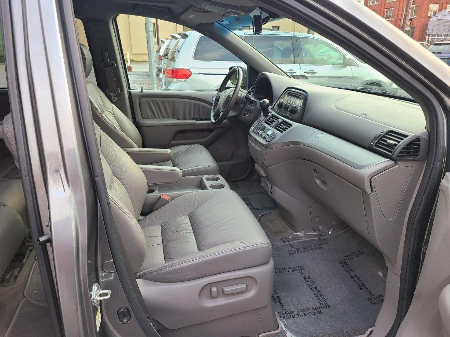 2009 GRAY HONDA ODYSSEY EXL (5FNRL38629B) with an 3.5L engine, Automatic transmission, located at 117 North Cameron Street, Harrisburg, PA, 17101, (717) 963-8962, 40.266762, -76.875259 - WE FINANCE!!! Good Credit/ Bad Credit/ No Credit - ALL Trade-Ins Welcomed!!! ***Guaranteed Credit Approval*** APPLY ONLINE or CALL us TODAY ;) Internet Prices and Marketplace Prices are SPECIAL discounted ***CASH DEALS*** Retail Prices are higher. Please call us to discuss your cash and finan - Photo#9